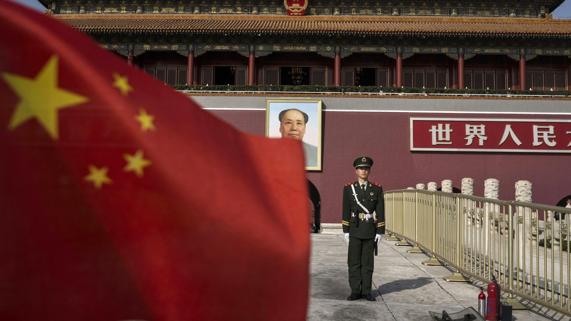 中梵協議:圖為2014年10月27日,軍人在中國北京天安門前站崗。(Getty) 中梵協議:圖為2014年10月27日,軍人在中國北京天安門前站崗。(Getty)