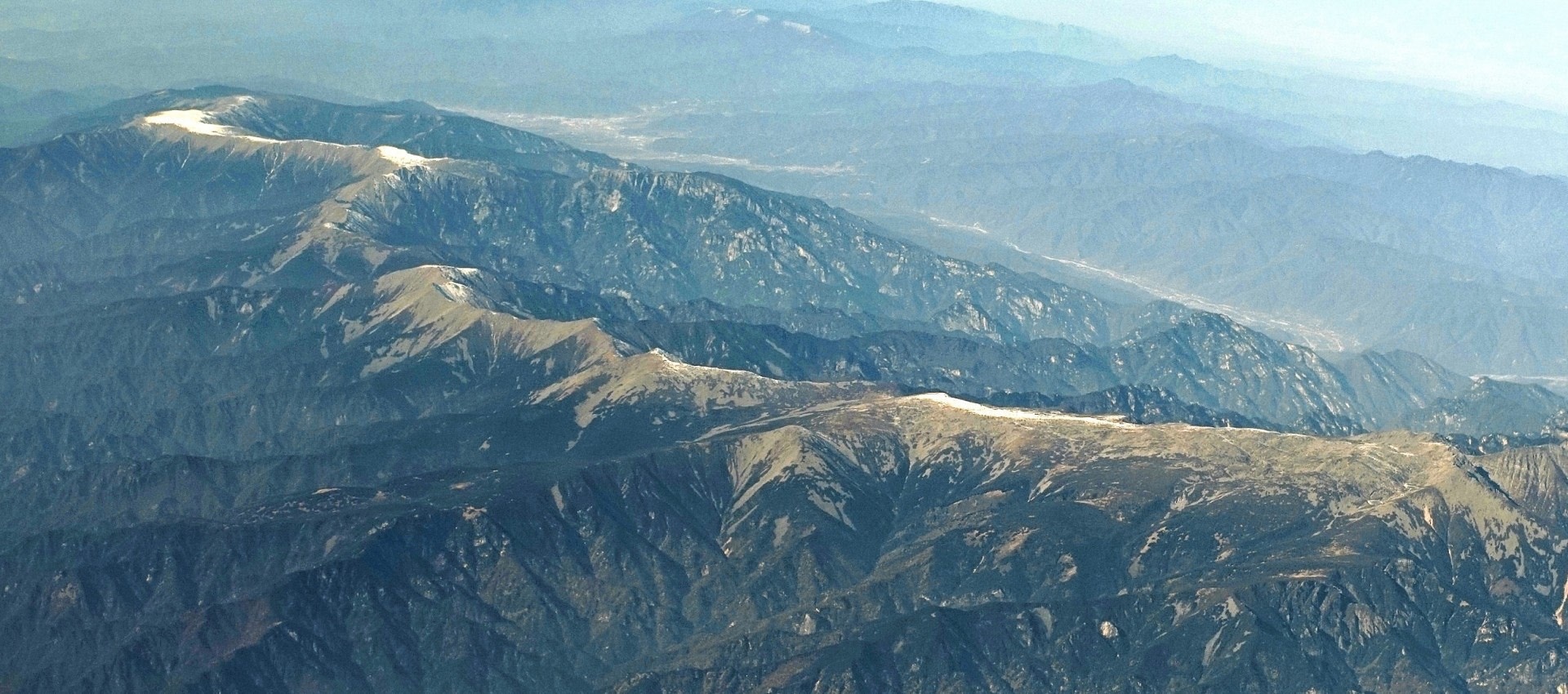 陝西「鰲太線」是一條縱貫秦嶺鰲山與太白山之間的線路，也是秦嶺山脈海拔最高的一段主脊。（資料圖片）