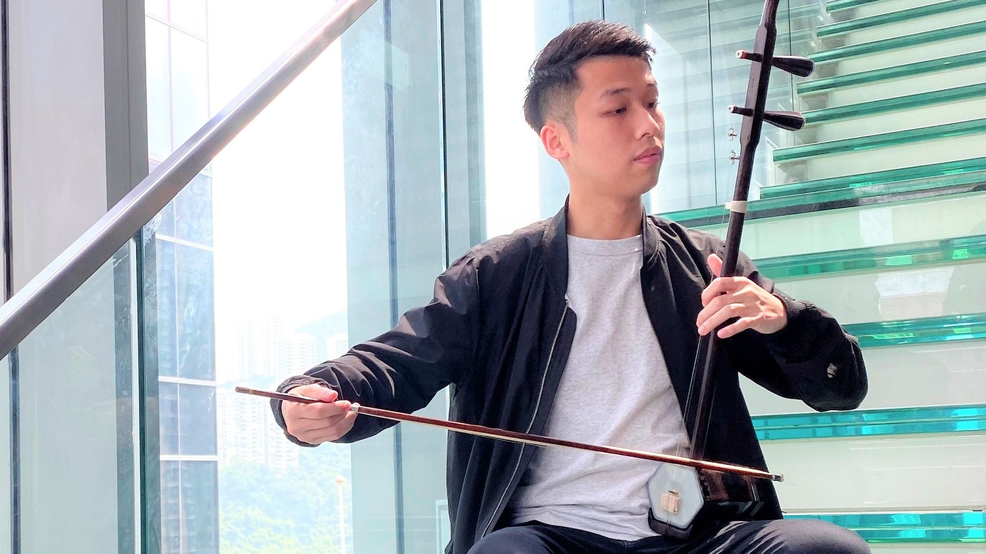 香港中樂團 年輕二胡演奏家接棒奏經典期望成就 香港製造 香港中樂團 年輕二胡演奏家接棒奏經典期望成就 香港製造