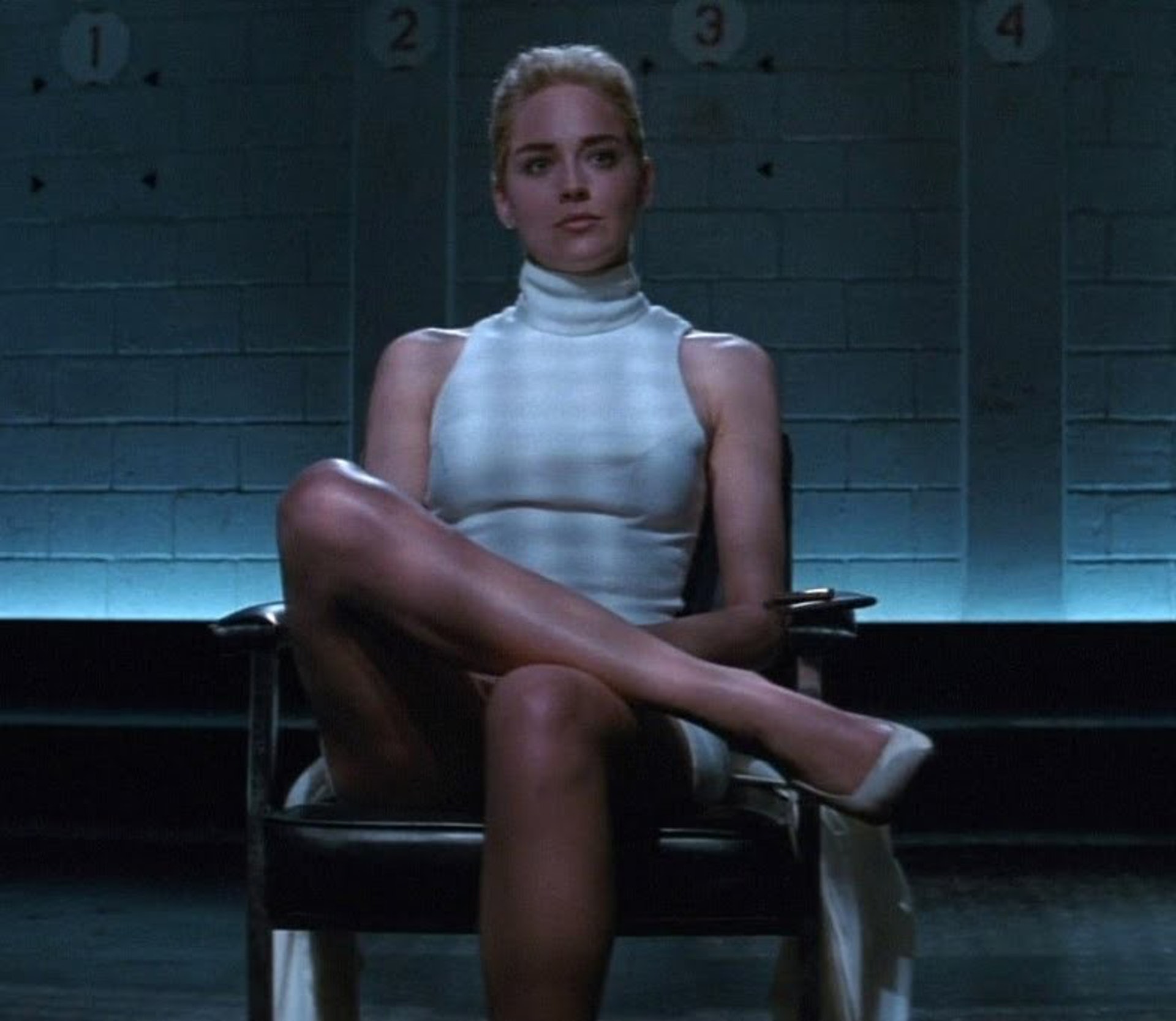 莎朗史东于90年代凭《本能》(Basic Instinct)获得性感女神的称号。 (《本能》剧照) 莎朗史东于90年代凭《本能》(Basic Instinct)获得性感女神的称号。 (《本能》剧照)