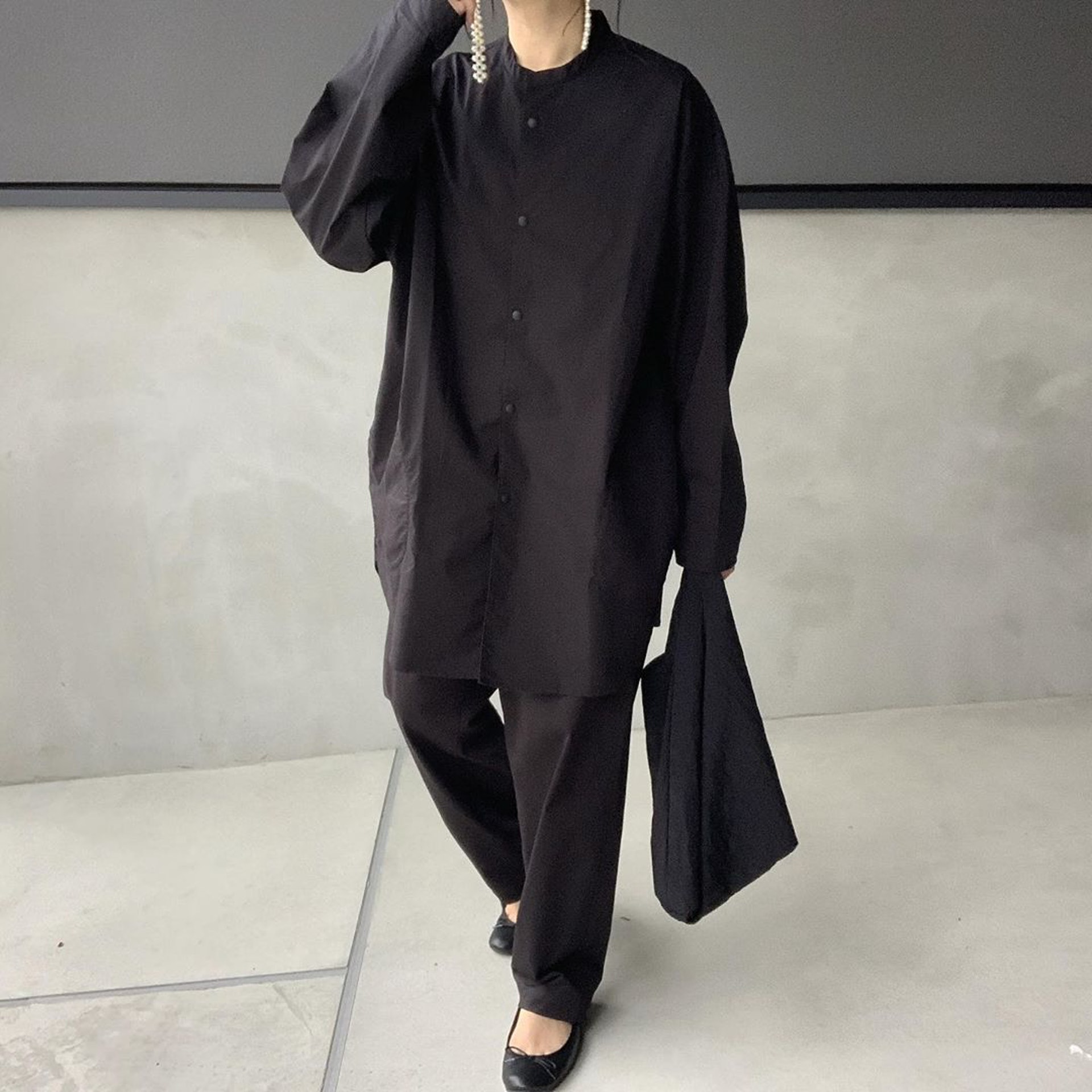 【MUJI無印良品穿搭】全黑造型更具型格感。(hyororii_69@Instagram)