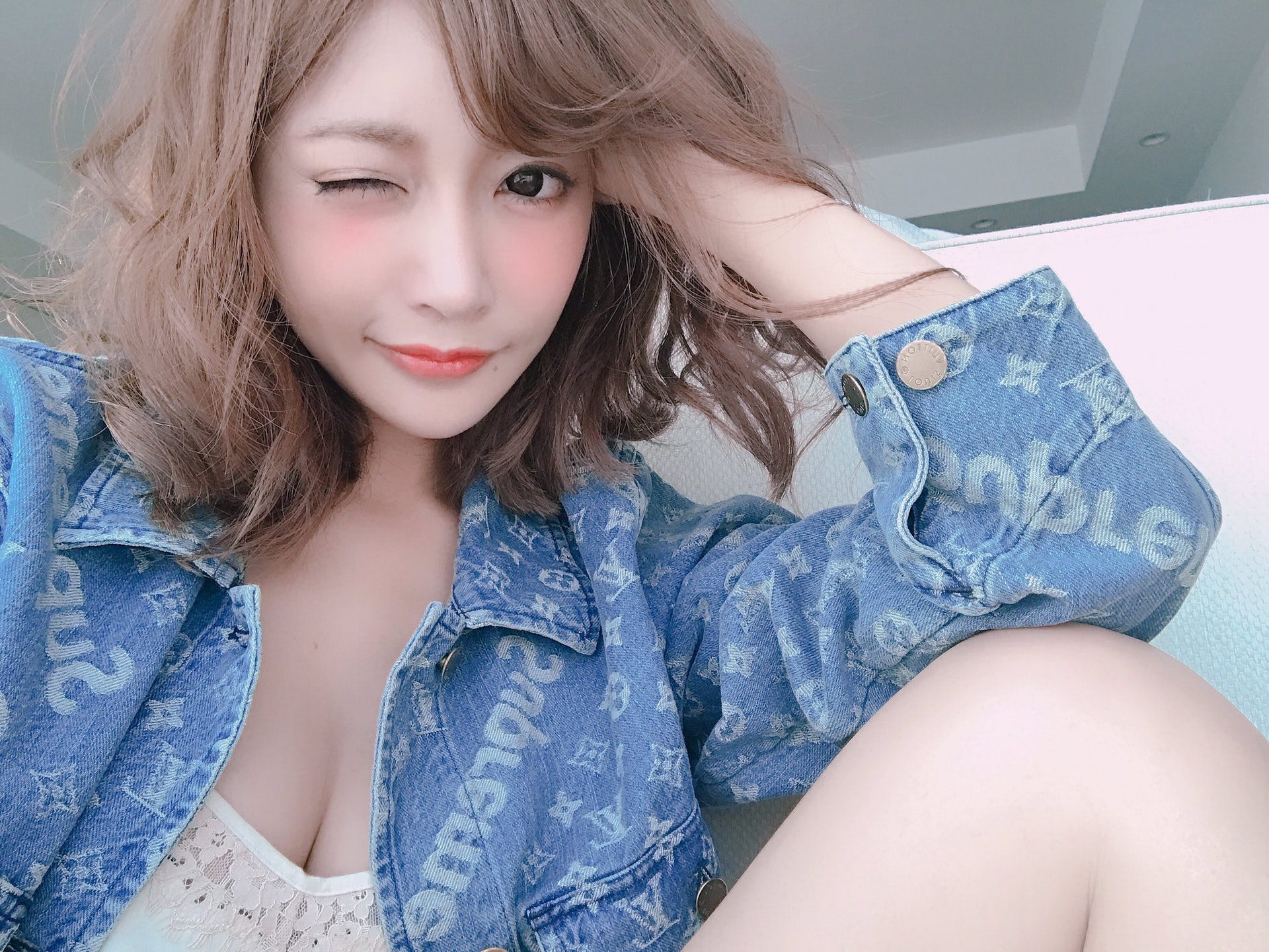明日花是不少男生的女神之一。 明日花是不少男生的女神之一。