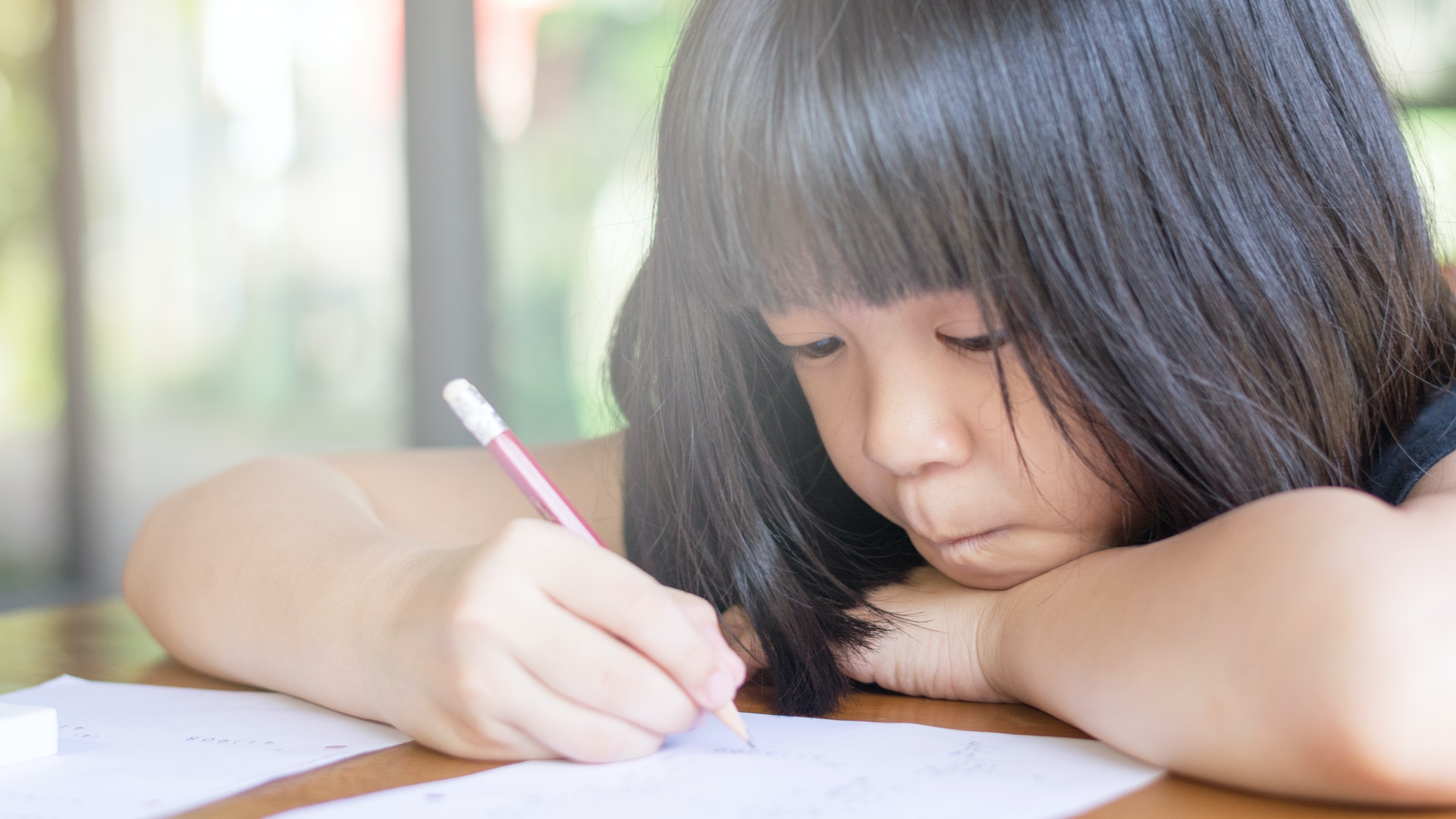 【親子熱話】姓氏怎麼要跟爸爸? 5歲女孩滿疑問全因一爆笑原因 【親子熱話】姓氏怎麼要跟爸爸? 5歲女孩滿疑問全因一爆笑原因