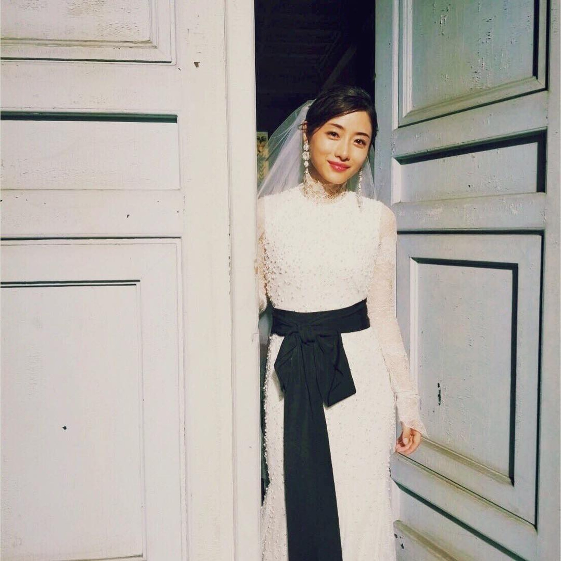 石原里美早前(10月1日)閃婚相識一年的圈外男友。(Instagram@satomisquad) 石原里美早前(10月1日)閃婚相識一年的圈外男友。(Instagram@satomisquad)
