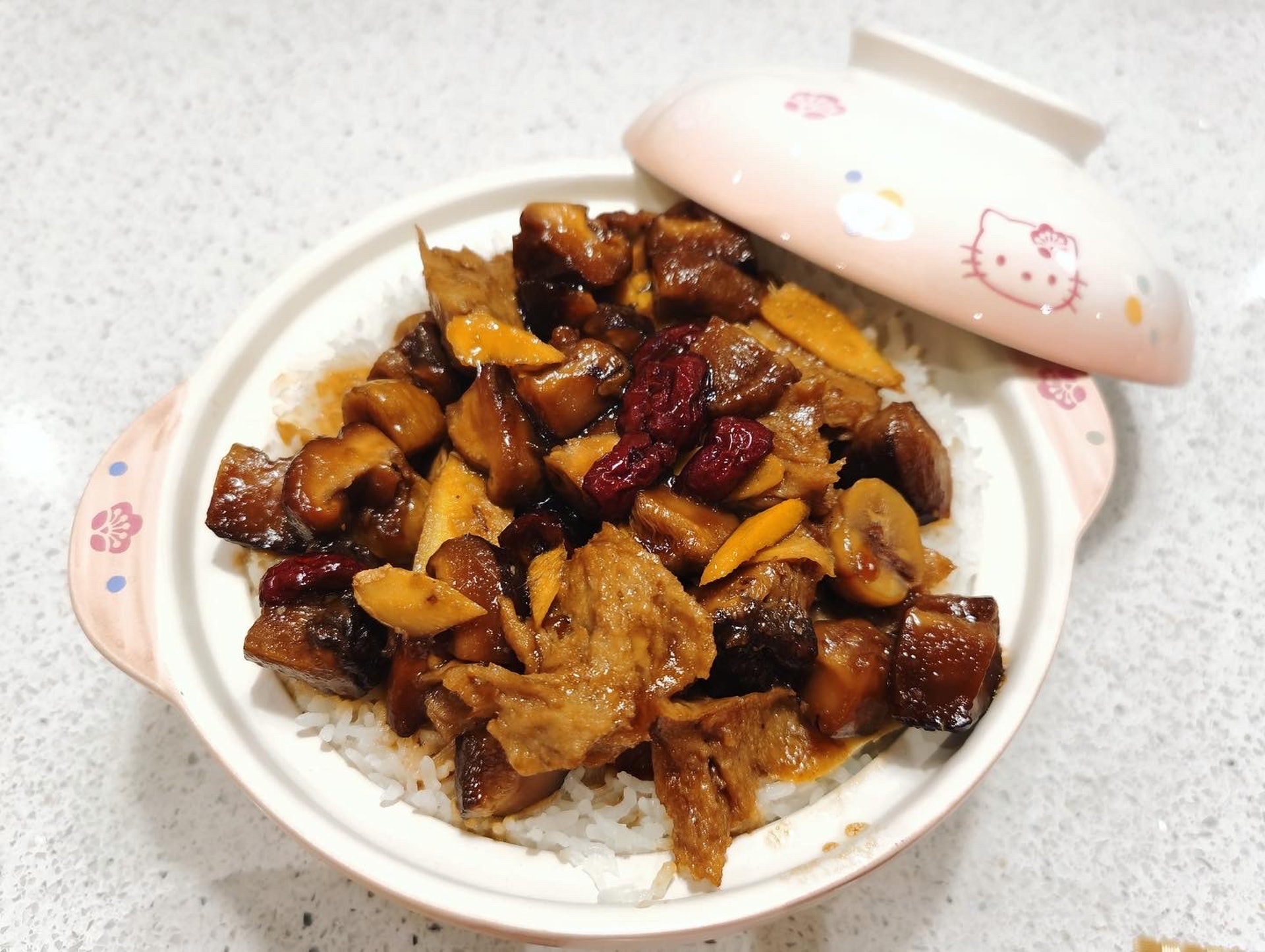 【純素食譜】素食香菇滑雞蒸飯　只需5款家常材料就整到！