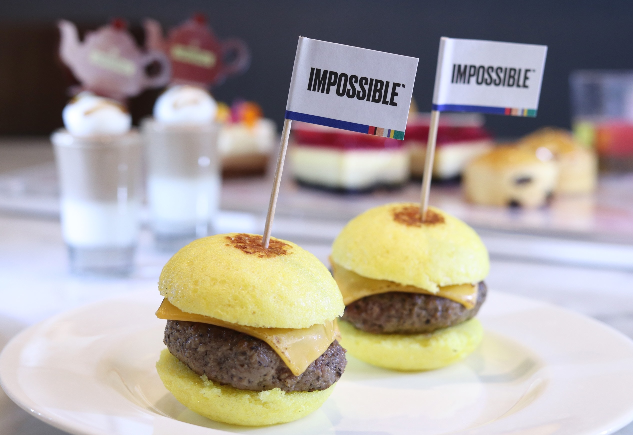 以近年大受歡迎的「Impossible Meat」植物肉炮製的迷你芝士漢堡。（港威酒店提供）