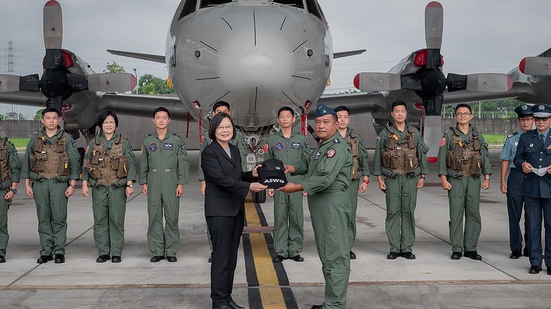 蔡英文視導台空軍部隊:國家主權寸土不讓 民主自由堅守不退 蔡英文視導台空軍部隊:國家主權寸土不讓 民主自由堅守不退