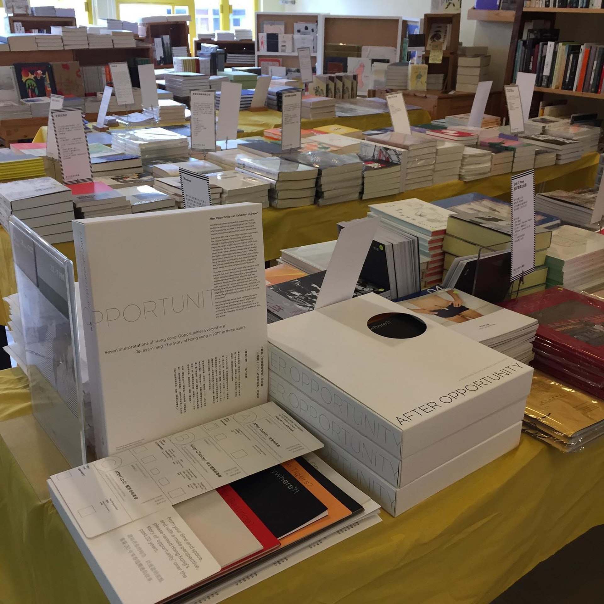 「獨立出版迷你書展」展出不少有關社會丶心理丶電影丶舞蹈丶劇場丶文學丶社區關注丶香港農業等題材的書籍。(「Art and Culture Outreach|艺鵠」Facebook圖片) 「獨立出版迷你書展」展出不少有關社會丶心理丶電影丶舞蹈丶劇場丶文學丶社區關注丶香港農業等題材的書籍。(「Art and Culture Outreach|艺鵠」Facebook圖片)