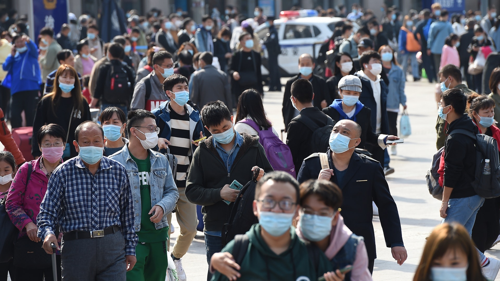 國慶中秋長假尾聲 返京公路鐵路交通緊張 兩大機場迎客流高峰 國慶中秋長假尾聲 返京公路鐵路交通緊張 兩大機場迎客流高峰