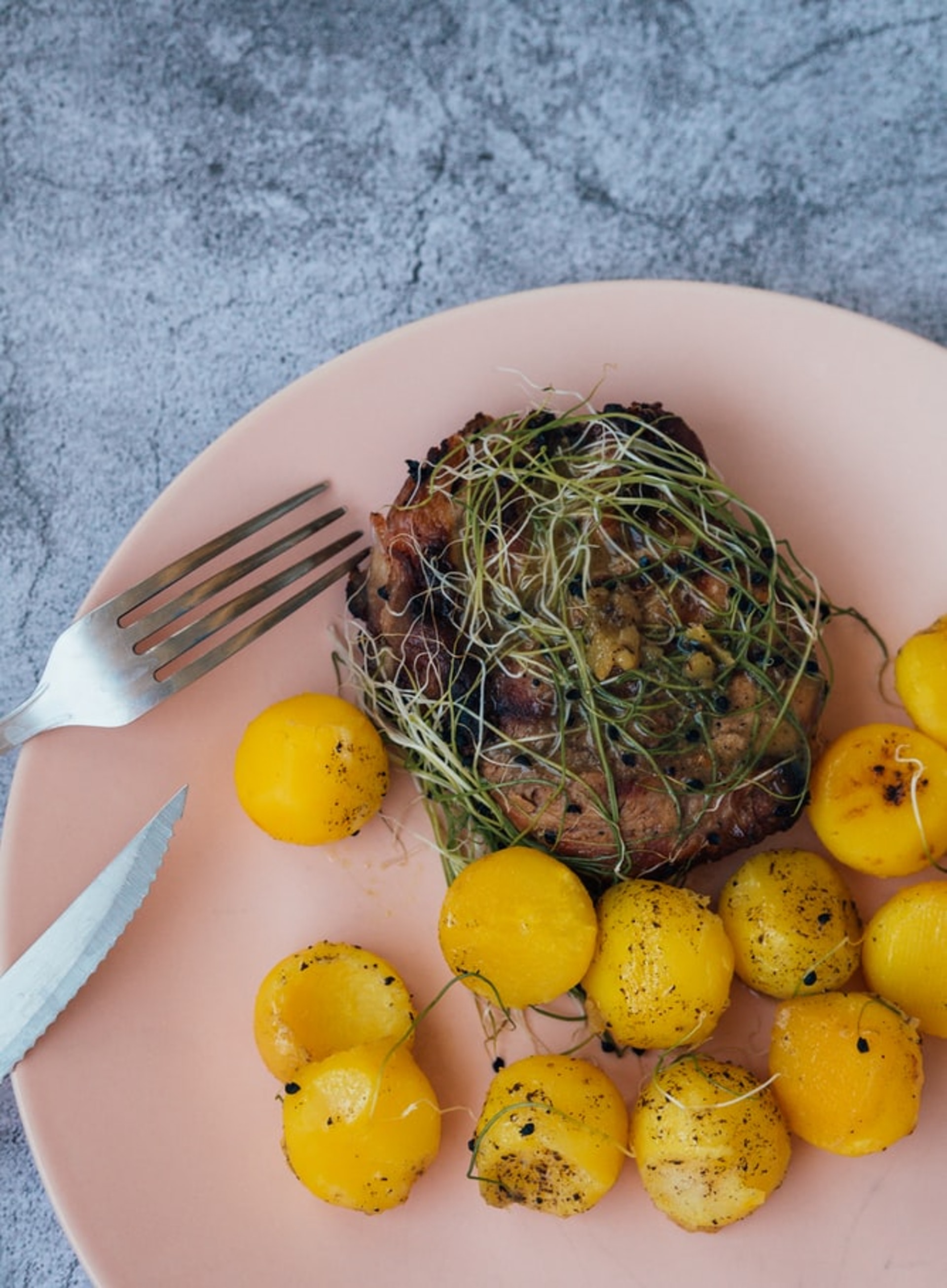 【斷糖飲食|必須戒掉】根莖蔬菜,也有糖分。(Monika Grabkowska/unsplash)