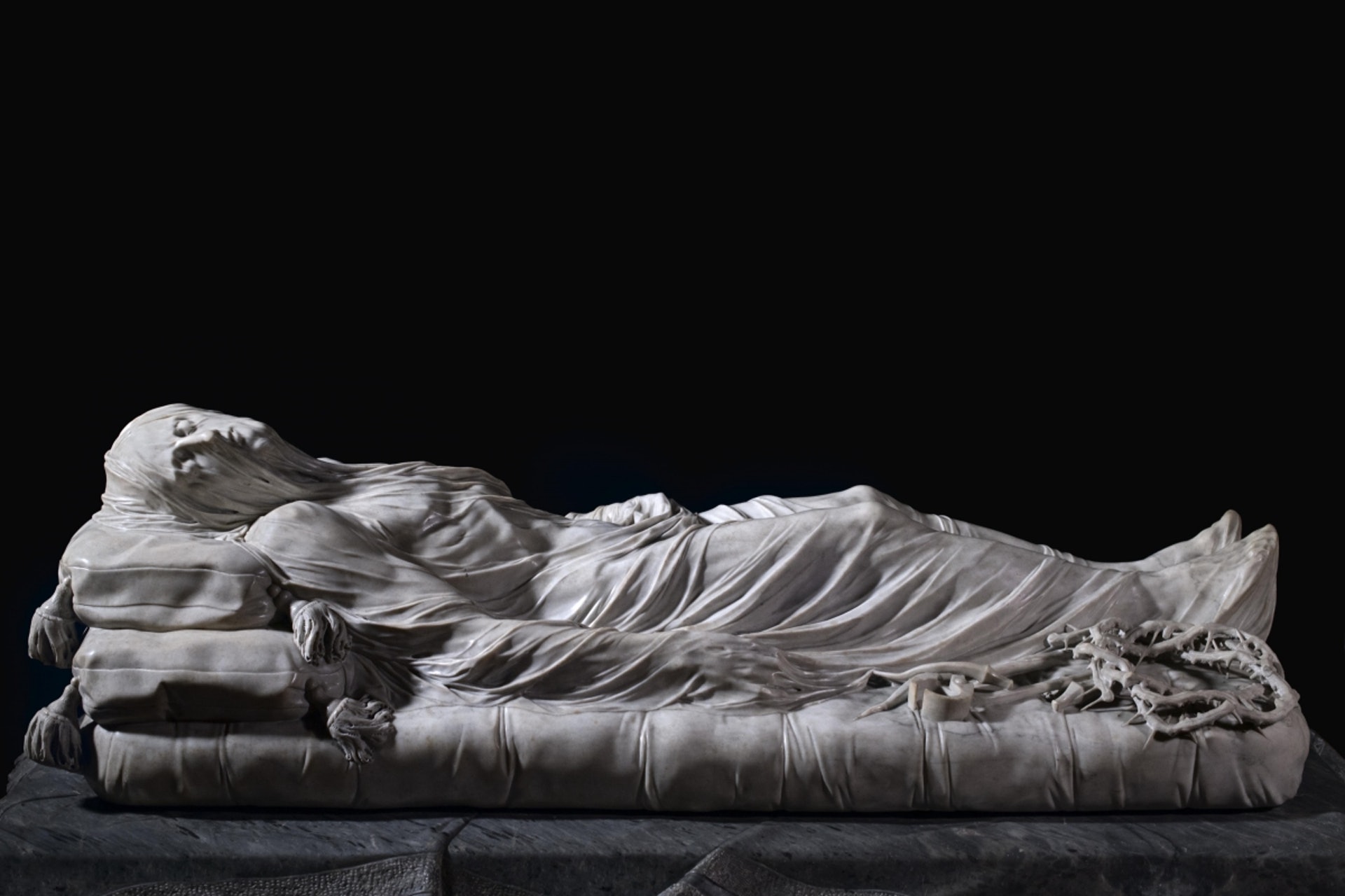 Giuseppe Sanmartino 於1753年創作的《裹屍布下的基督》（又稱蒙面的基督）。（圖片擷取自︰www.museosansevero.it）