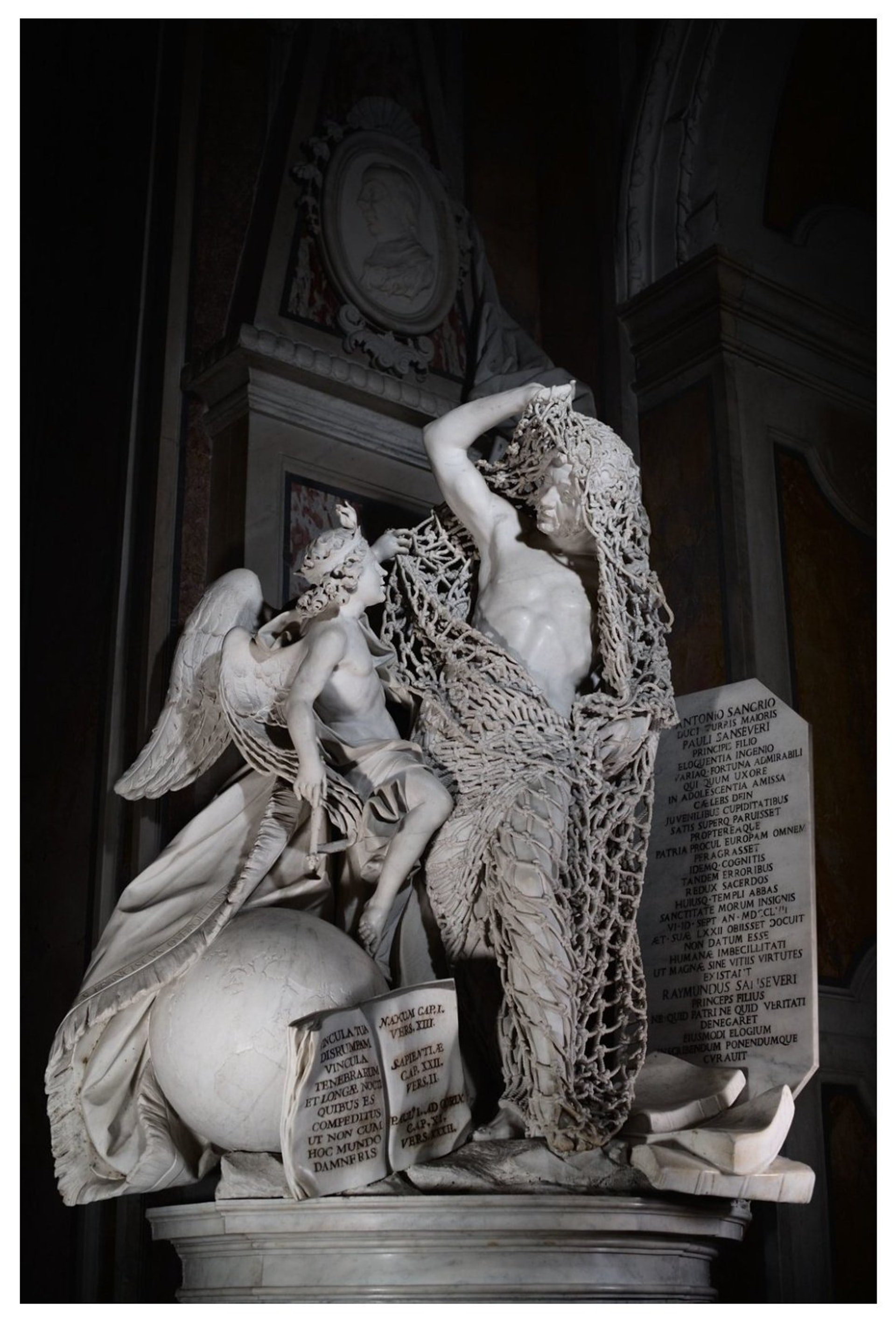 18世紀義大利熱那亞藝術家Francesco Queirolo的傑作《Il Disinganno》(從欺騙中解脫或覺醒)。(圖片擷取自︰april. navium exuro Twitter) 18世紀義大利熱那亞藝術家Francesco Queirolo的傑作《Il Disinganno》(從欺騙中解脫或覺醒)。(圖片擷取自︰april. navium exuro Twitter)