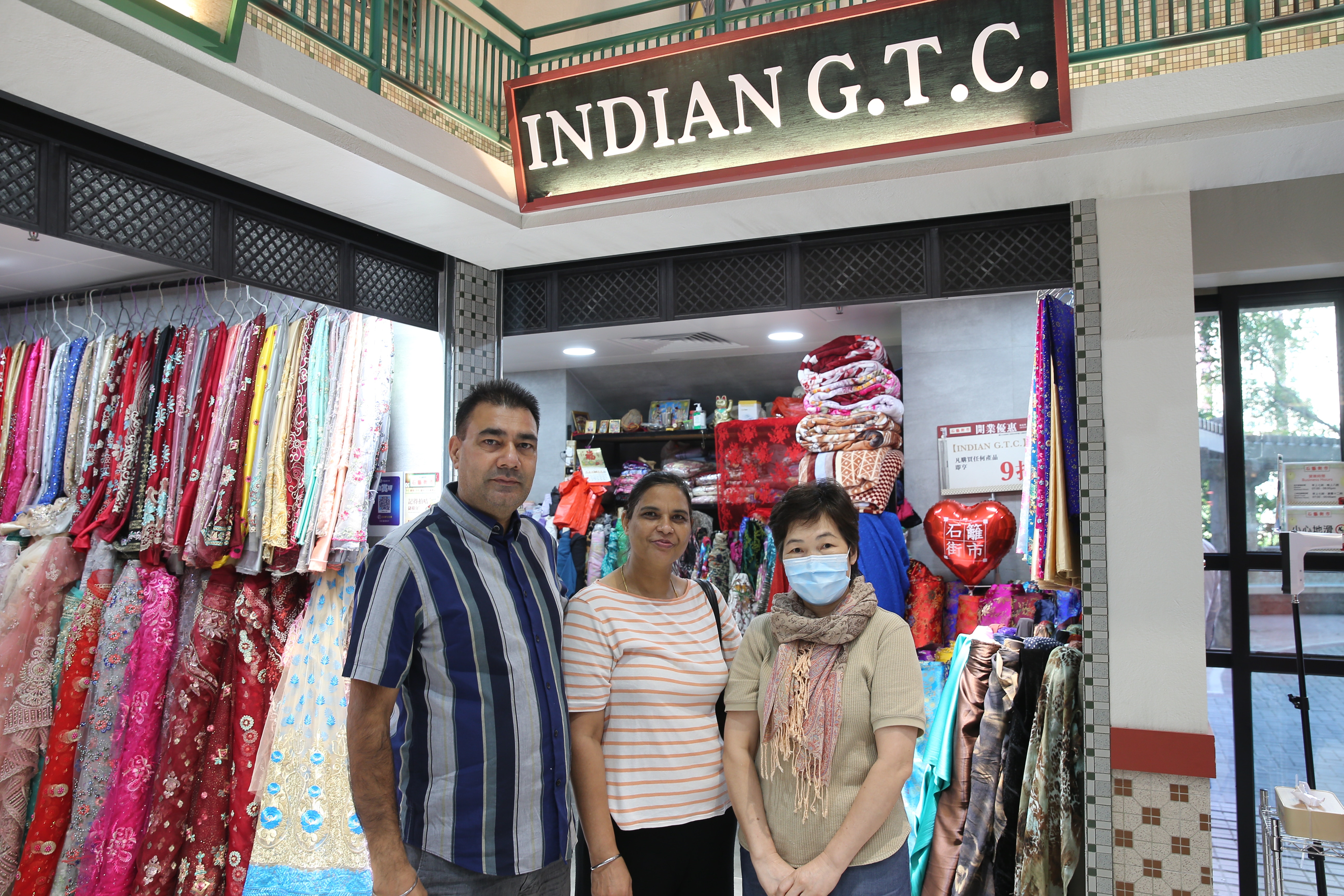 街市內設有印度服飾店。(蔡正邦攝) 街市內設有印度服飾店。(蔡正邦攝)