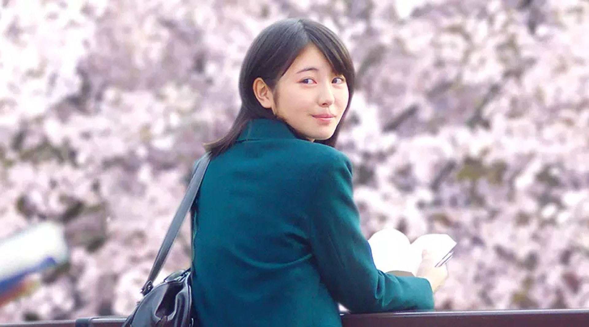 第 3 名、濱邊美波:今年才 20 歲的日本新生代女演員濱邊美波曾演出人氣麻將漫畫《天才麻將少女》主角宮永咲、《狂賭之淵》蛇喰夢子,以及電影版《亞人》、《我想吃掉你的胰臟》都相當受到歡迎(《我想吃掉你的胰臟》劇照) 第 3 名、濱邊美波:今年才 20 歲的日本新生代女演員濱邊美波曾演出人氣麻將漫畫《天才麻將少女》主角宮永咲、《狂賭之淵》蛇喰夢子,以及電影版《亞人》、《我想吃掉你的胰臟》都相當受到歡迎(《我想吃掉你的胰臟》劇照)