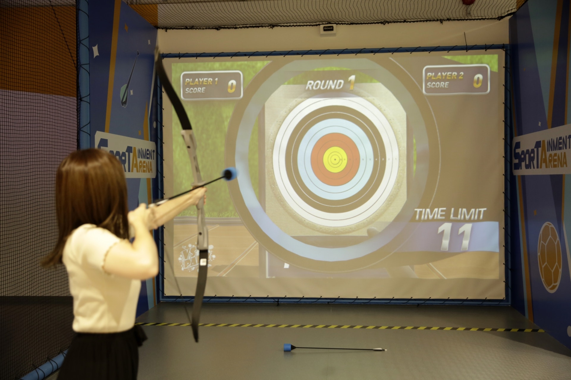 【3/VS ARCHERY】將箭射去投影箭靶得分!(龔嘉盛攝) 【3/VS ARCHERY】將箭射去投影箭靶得分!(龔嘉盛攝)