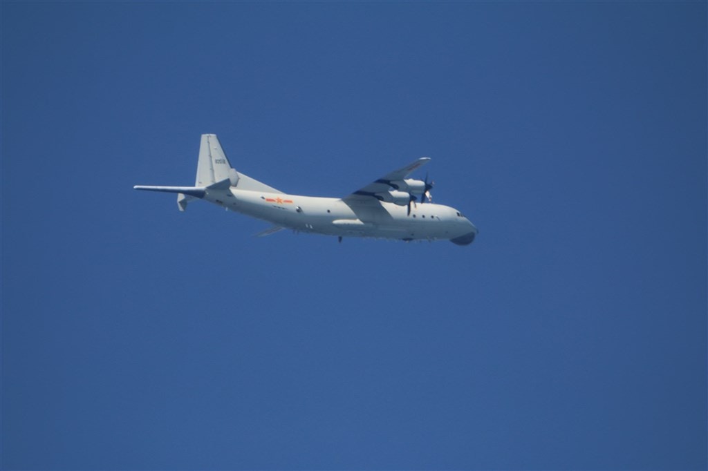 解放軍運-8反潛機夜航進入台灣空域　台空軍廣播驅離