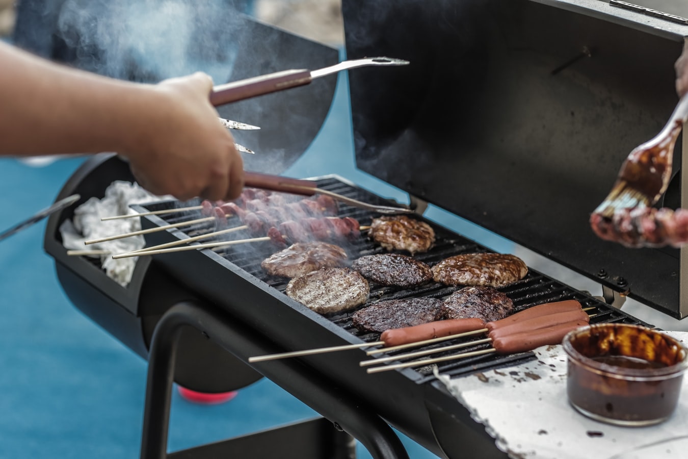 燒烤 預先醃肉 塗蜜糖牛油是致肥大忌食得低卡要將肉類切細