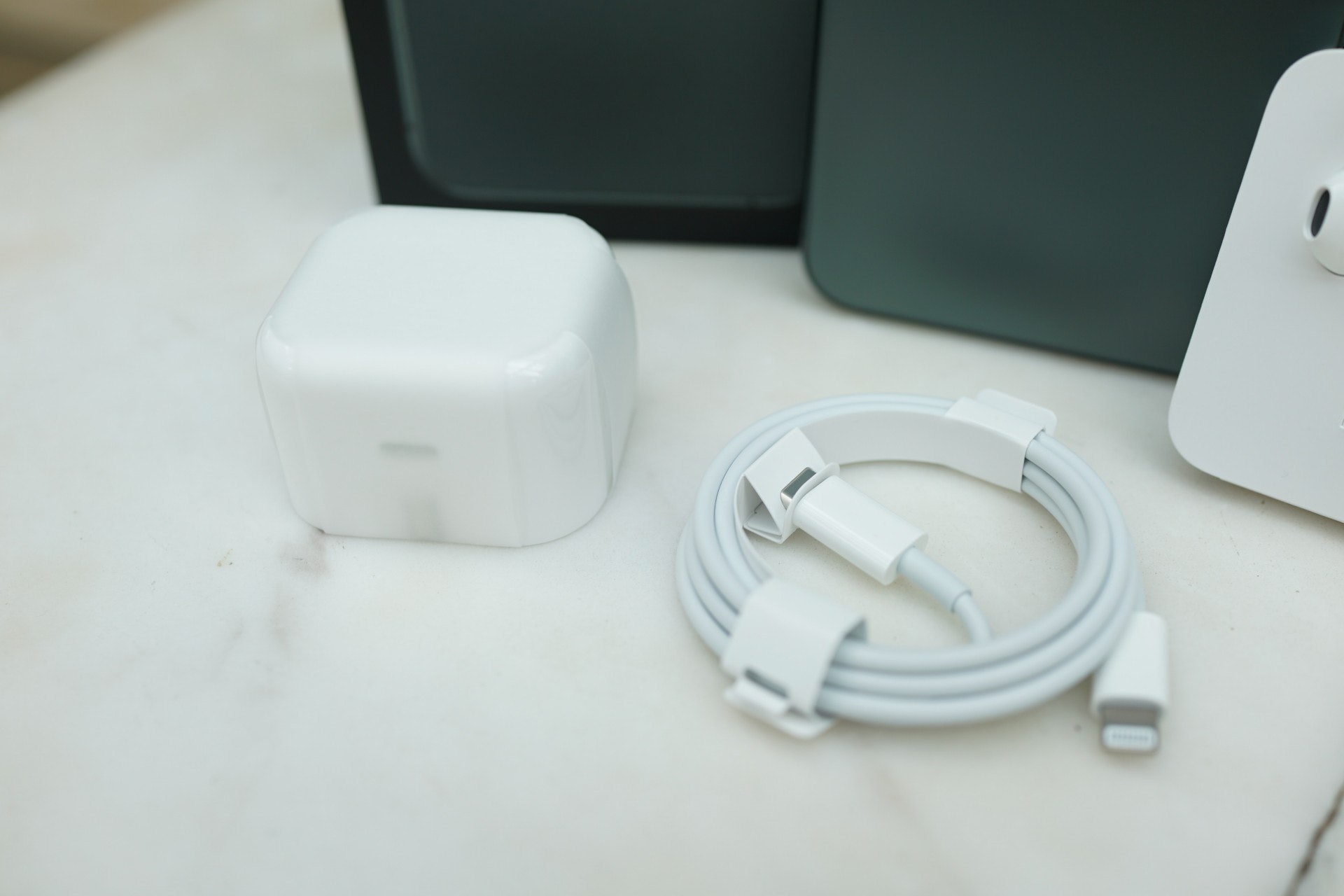 買iphone12不包充電器留意3點買啱快充火牛附腦場5款抵用推介 買iphone12不包充電器留意3點買啱快充火牛附腦場5款抵用推介