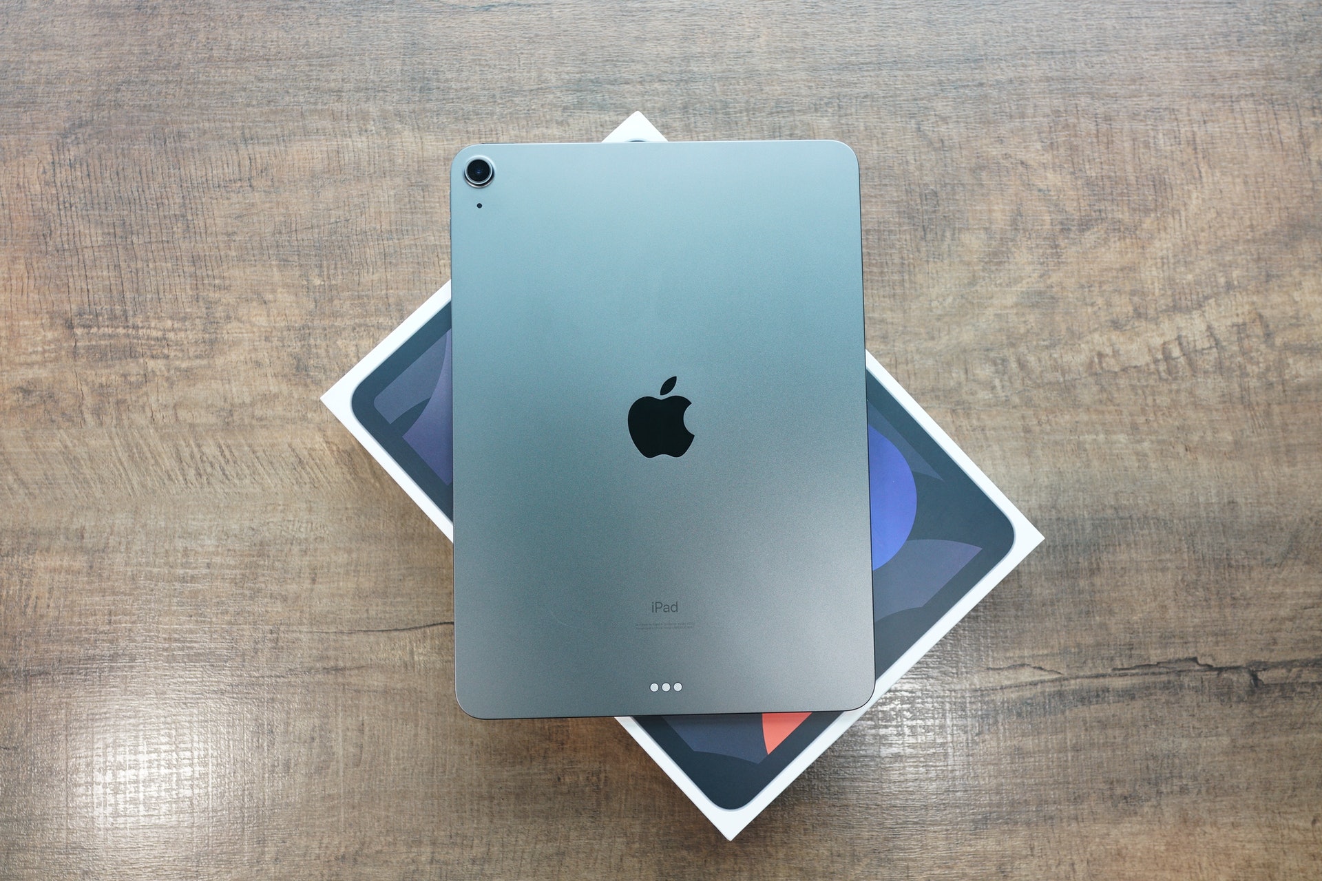 今次入手雖然只是太空灰iPad Air 4,但吸引程度不比其他顏色低。(林勇攝) 今次入手雖然只是太空灰iPad Air 4,但吸引程度不比其他顏色低。(林勇攝)