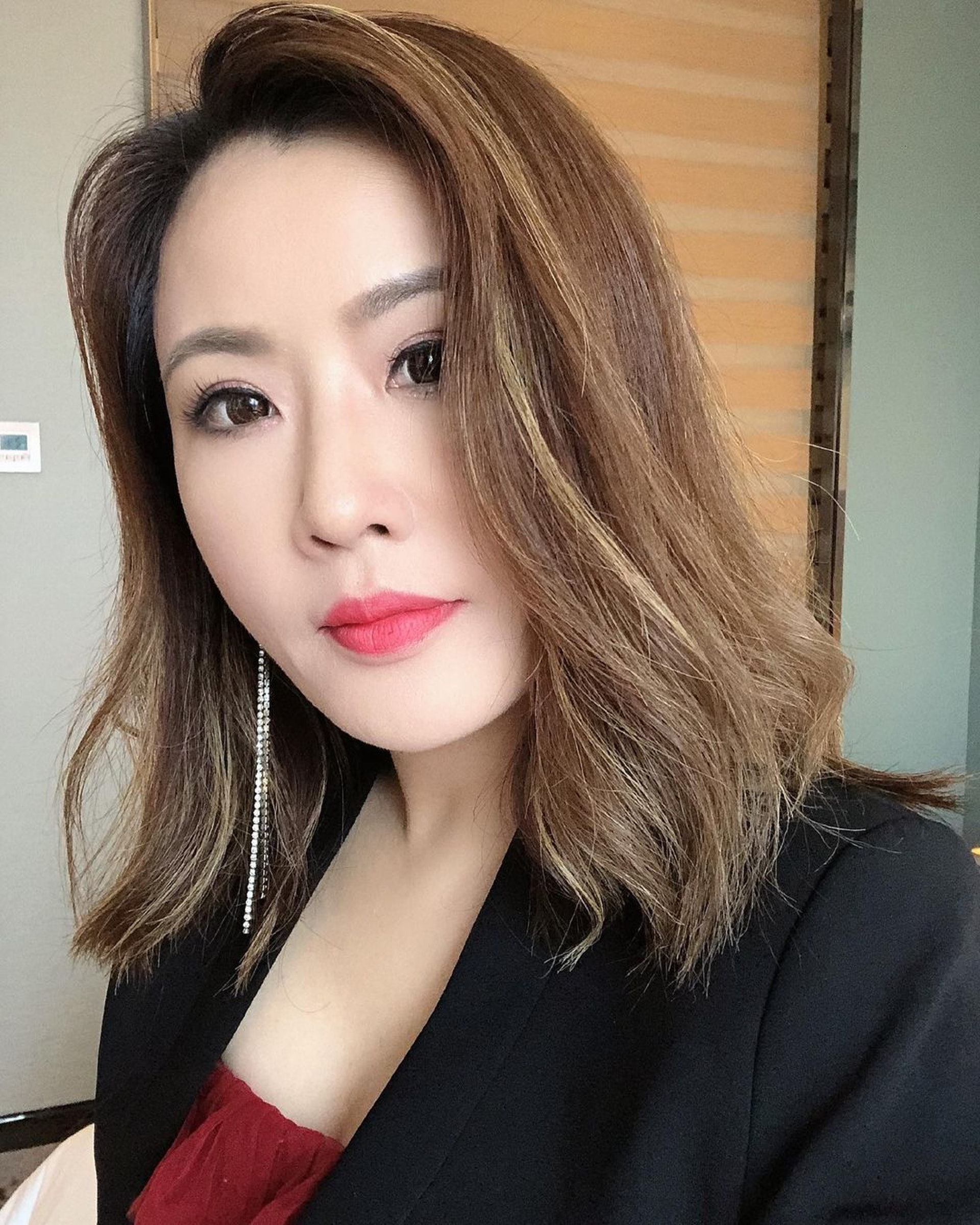 張文慈霸氣回應不婚話題盤點單身依然活得精彩的50 歲女星 張文慈霸氣回應不婚話題盤點單身依然活得精彩的50 歲女星