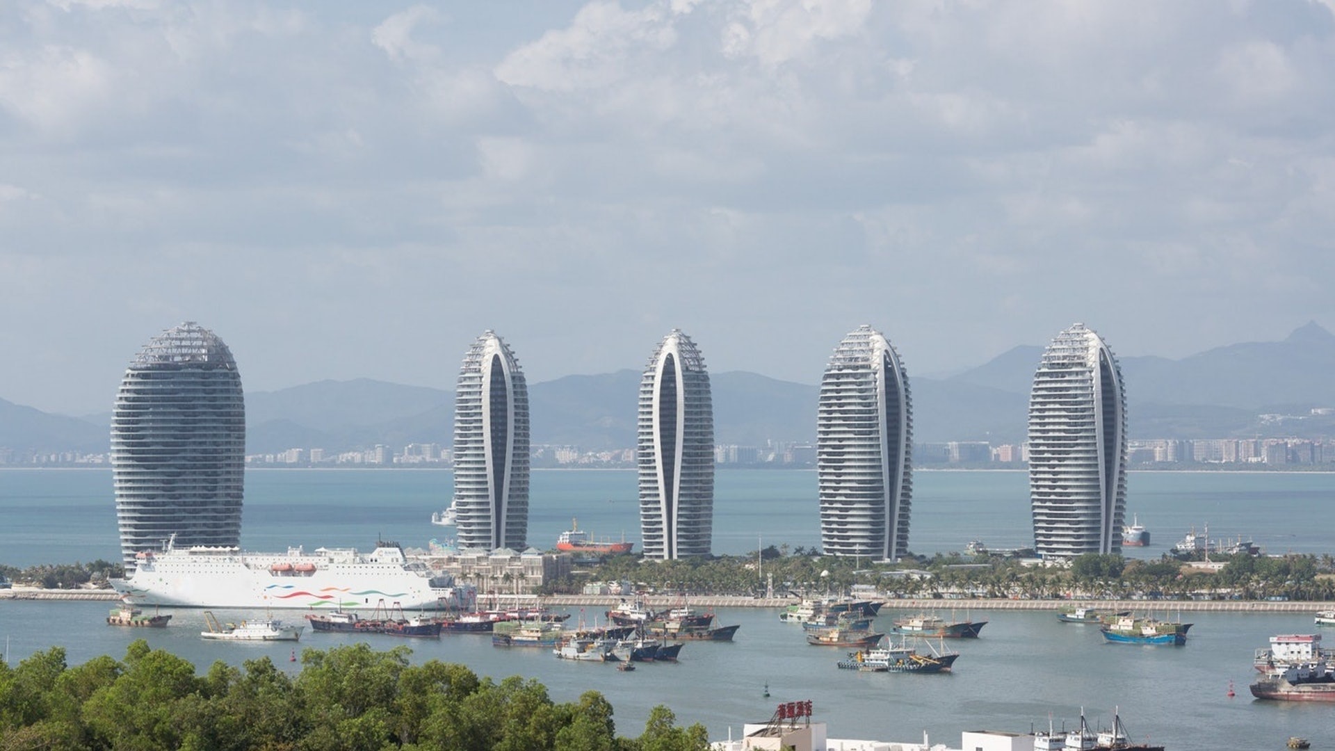 絲路智谷研究院院長梁海明:海南將令香港失去購物天堂地位? 絲路智谷研究院院長梁海明:海南將令香港失去購物天堂地位?