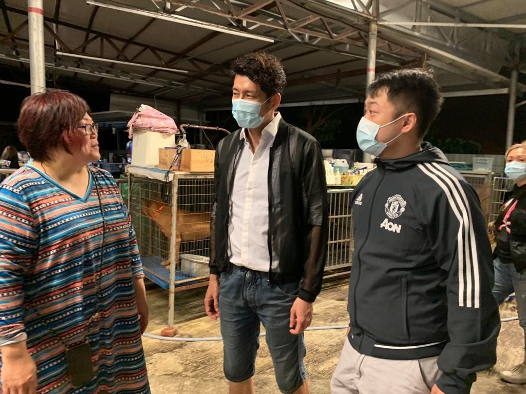 藝人楊證樺及袁文傑均有到場協助。(義工提供) 藝人楊證樺及袁文傑均有到場協助。(義工提供)