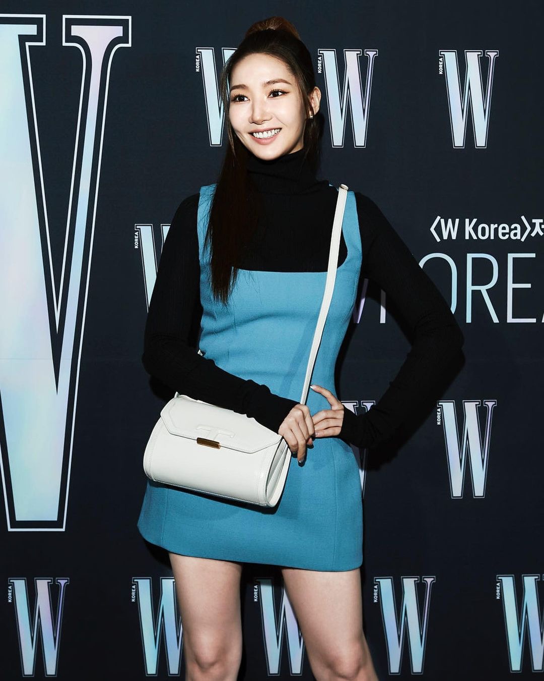 日前朴敏英出席一個時尚活動時,因為鼻子變高而成為大家關注的焦點。(IG@parkminyoungx)