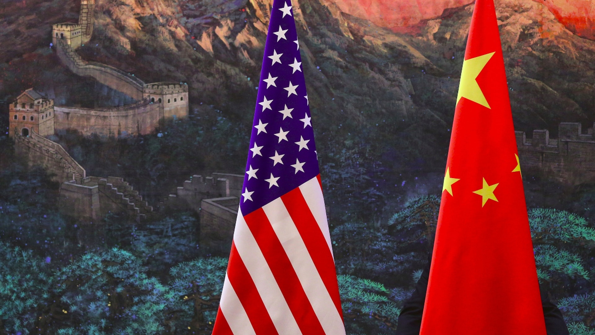英媒：美國擬擴大限制對中國出口晶片及晶片製造設備