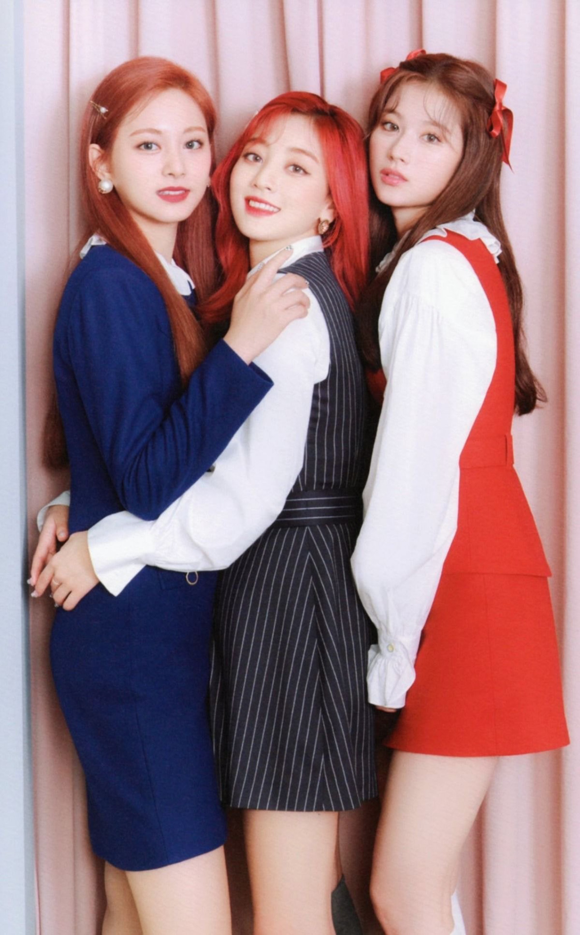 TWICE這套富家女造型只有在專輯中公開過,非常神秘!(JYP Ent.)