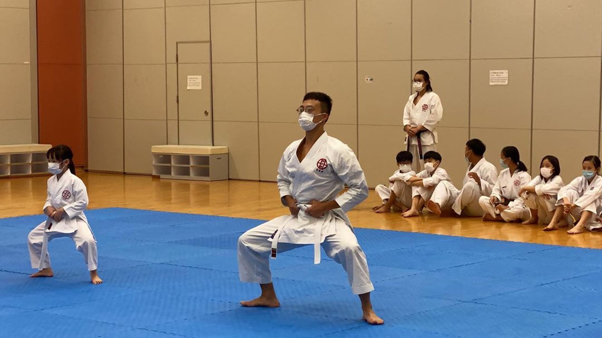 吳業坤與小妹妹同場考空手道壓力大 得我一個三十歲嘅阿叔 吳業坤與小妹妹同場考空手道壓力大 得我一個三十歲嘅阿叔