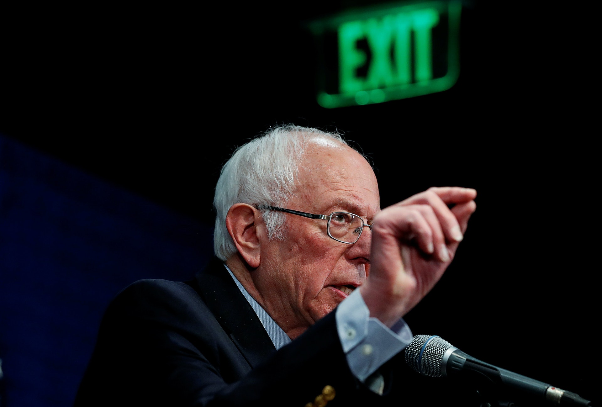 佛蒙特州參議員桑德斯(Bernie Sanders)10月23日的影片在網上瘋傳,不少網民認為他「預言」了大選選情。(Reuters) 佛蒙特州參議員桑德斯(Bernie Sanders)10月23日的影片在網上瘋傳,不少網民認為他「預言」了大選選情。(Reuters)