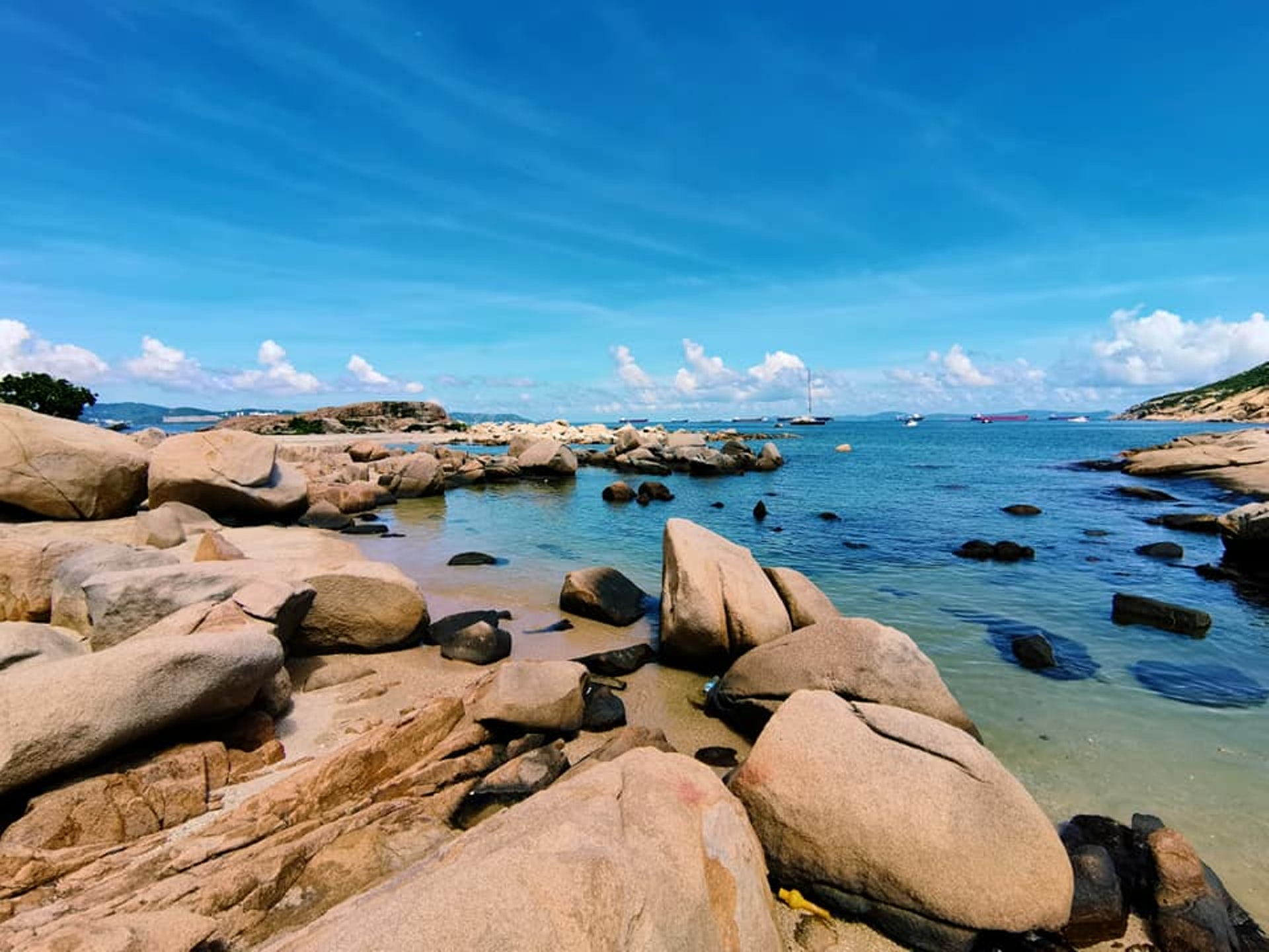 南丫島石排暗藏香港最隱世天空之鏡 少山路易行沿途勁多補給點 南丫島石排暗藏香港最隱世天空之鏡 少山路易行沿途勁多補給點