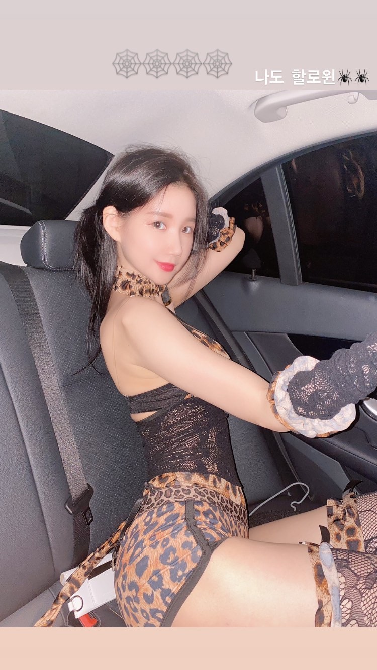 DJ Miu一星期後終於上傳萬聖節福利照。(IG/@2km2km)