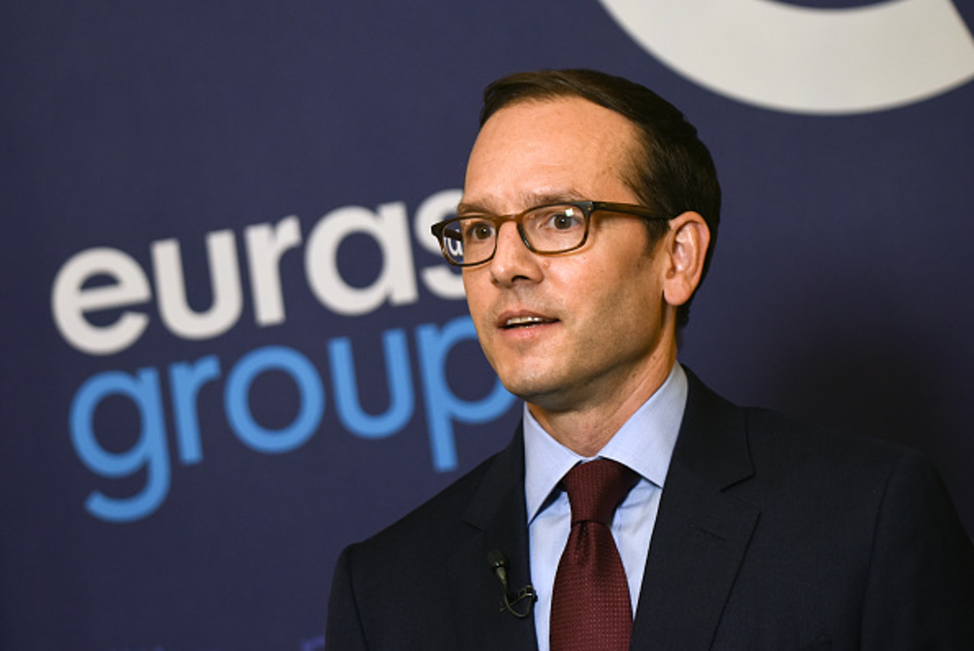 歐亞集團有限公司亞太區董事總經理麥艾文在2017年10月26日在日本東京舉行的彭博電視台接受採訪時發表講話。(Getty) 歐亞集團有限公司亞太區董事總經理麥艾文在2017年10月26日在日本東京舉行的彭博電視台接受採訪時發表講話。(Getty)