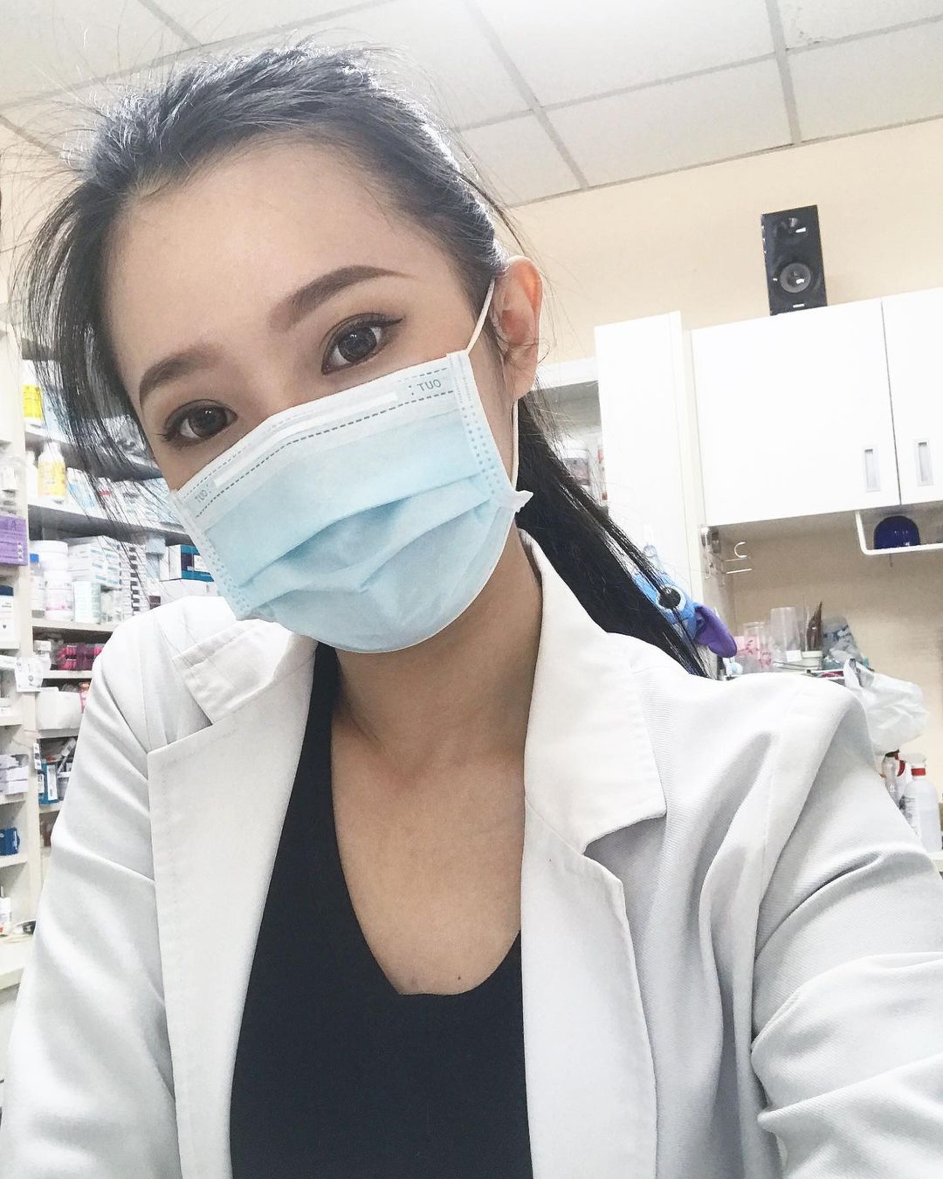 台灣少女藥劑師助理卡丘妹,擁有水汪汪大眼睛。(IG@yannnnn_9)