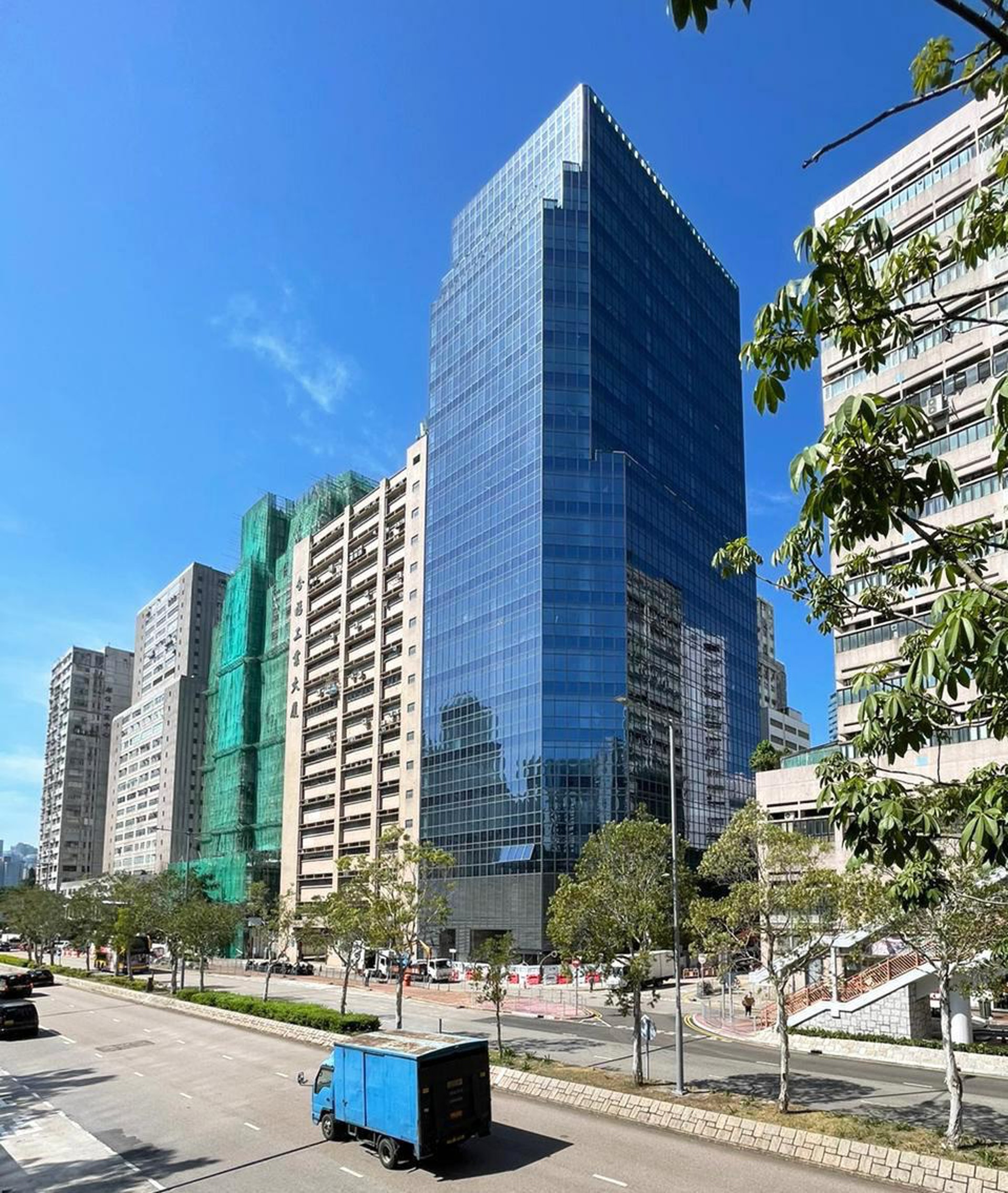 荃灣大涌道全新商廈地舖9000萬沽寫字樓短期拆售 荃灣大涌道全新商廈地舖9000萬沽寫字樓短期拆售