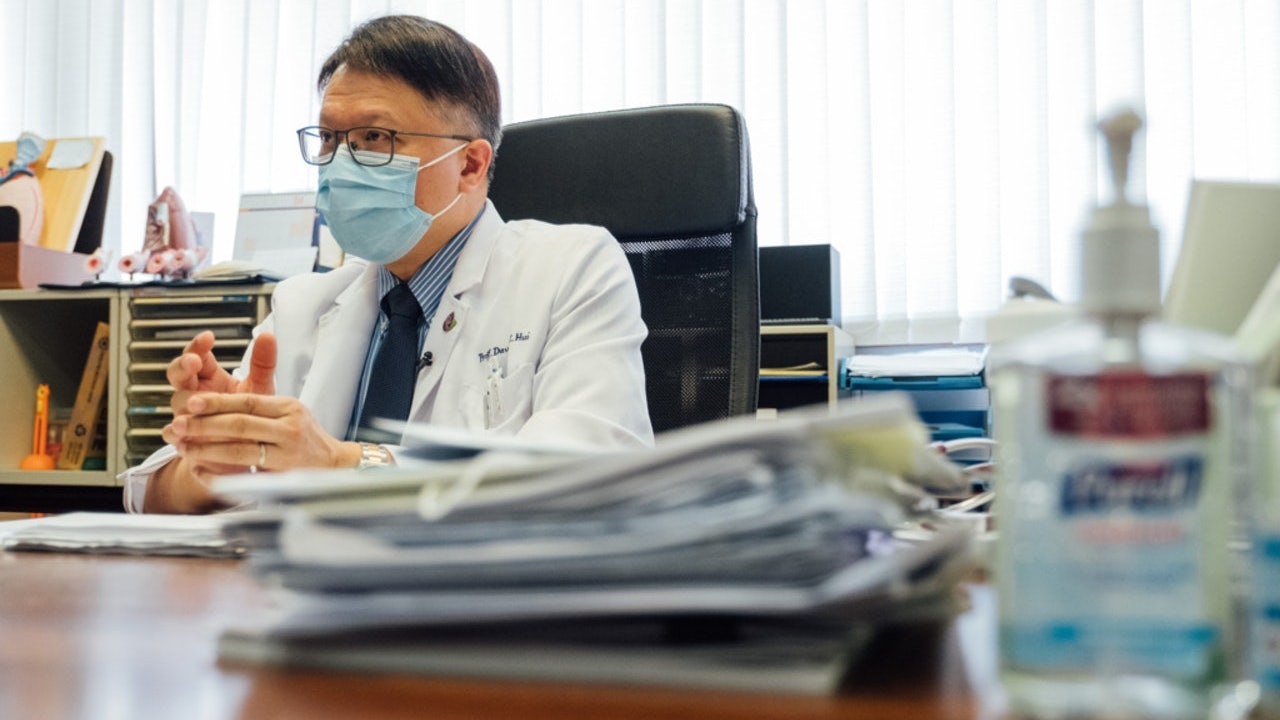 新冠肺炎|許樹昌:若疫情趨勢繼續上升 大型室內活動應全部煞停 新冠肺炎|許樹昌:若疫情趨勢繼續上升 大型室內活動應全部煞停