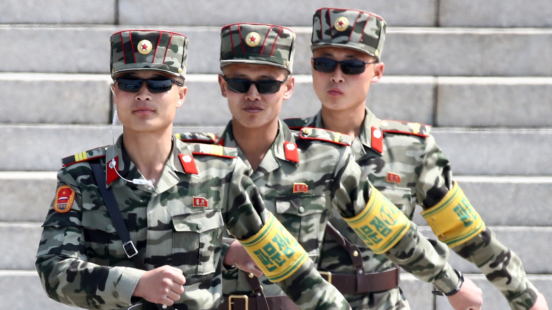 朝鮮2天140多萬名青年同盟幹部和青年學生報名參軍或復隊 朝鮮2天140多萬名青年同盟幹部和青年學生報名參軍或復隊