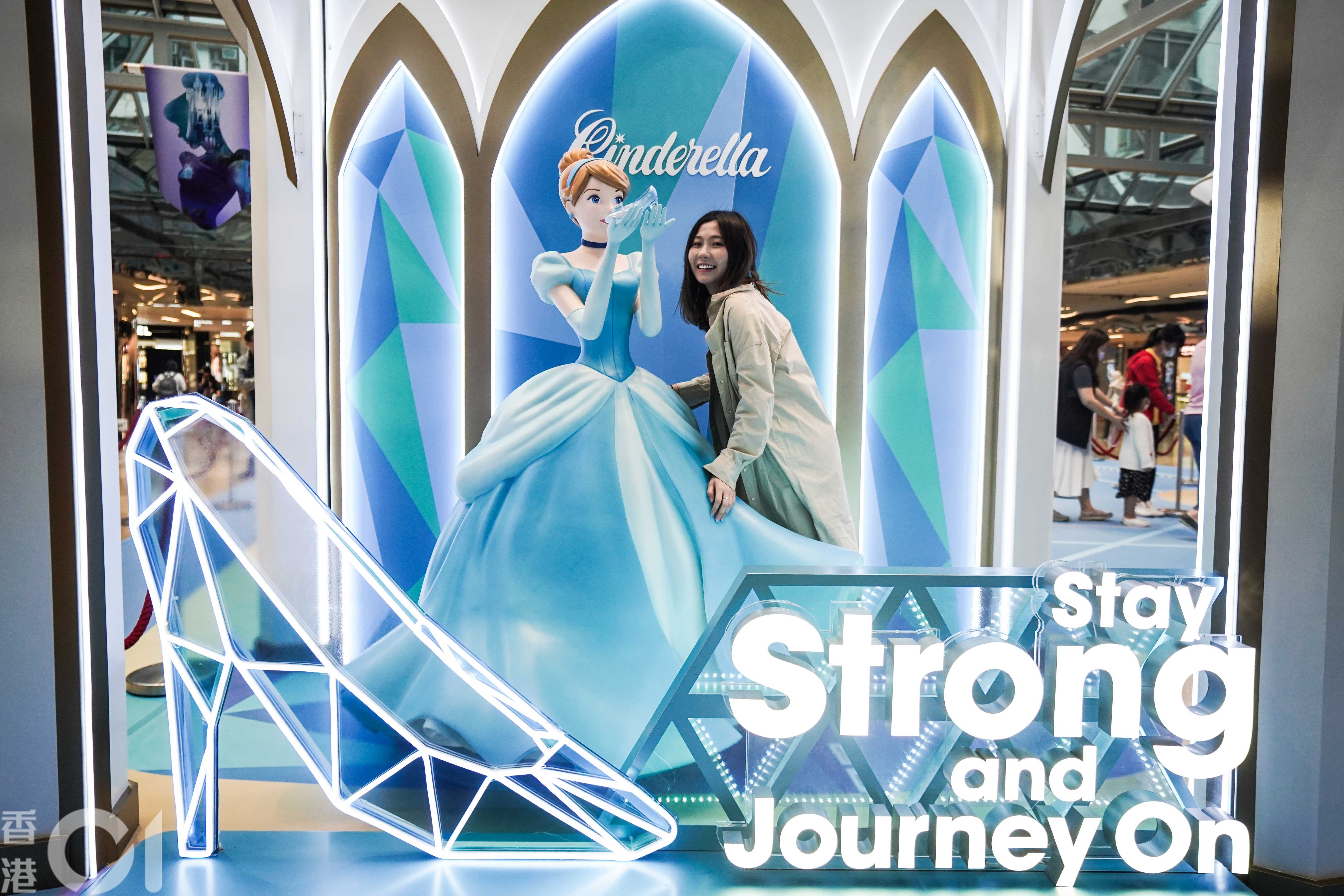 「Stay strong and journey on」正是她的寫照。（張倩儀攝）