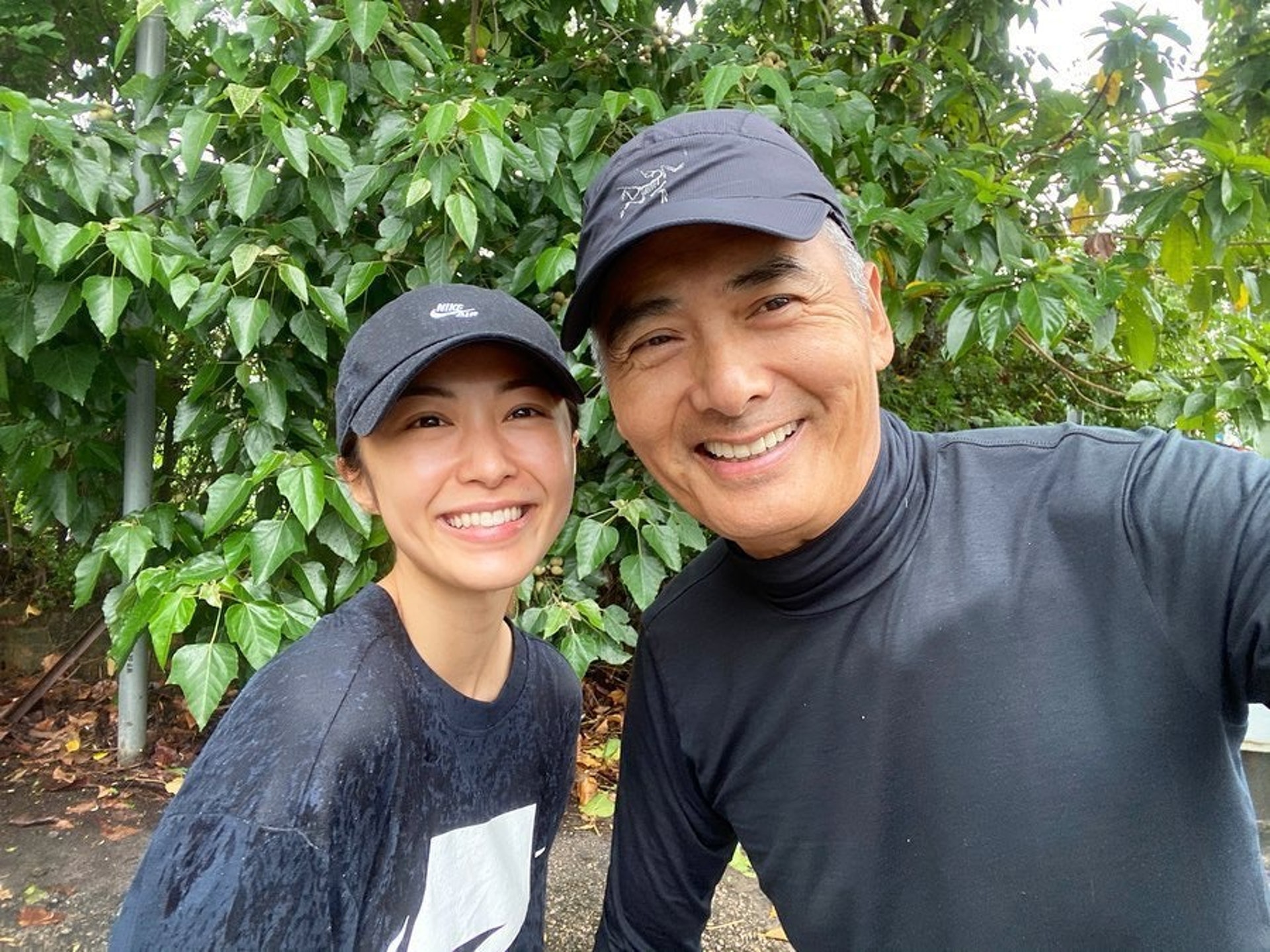 65歲的周潤發日跑10公里,維持其凍齡外貌。(IG/ @yuenkaka) 65歲的周潤發日跑10公里,維持其凍齡外貌。(IG/ @yuenkaka)
