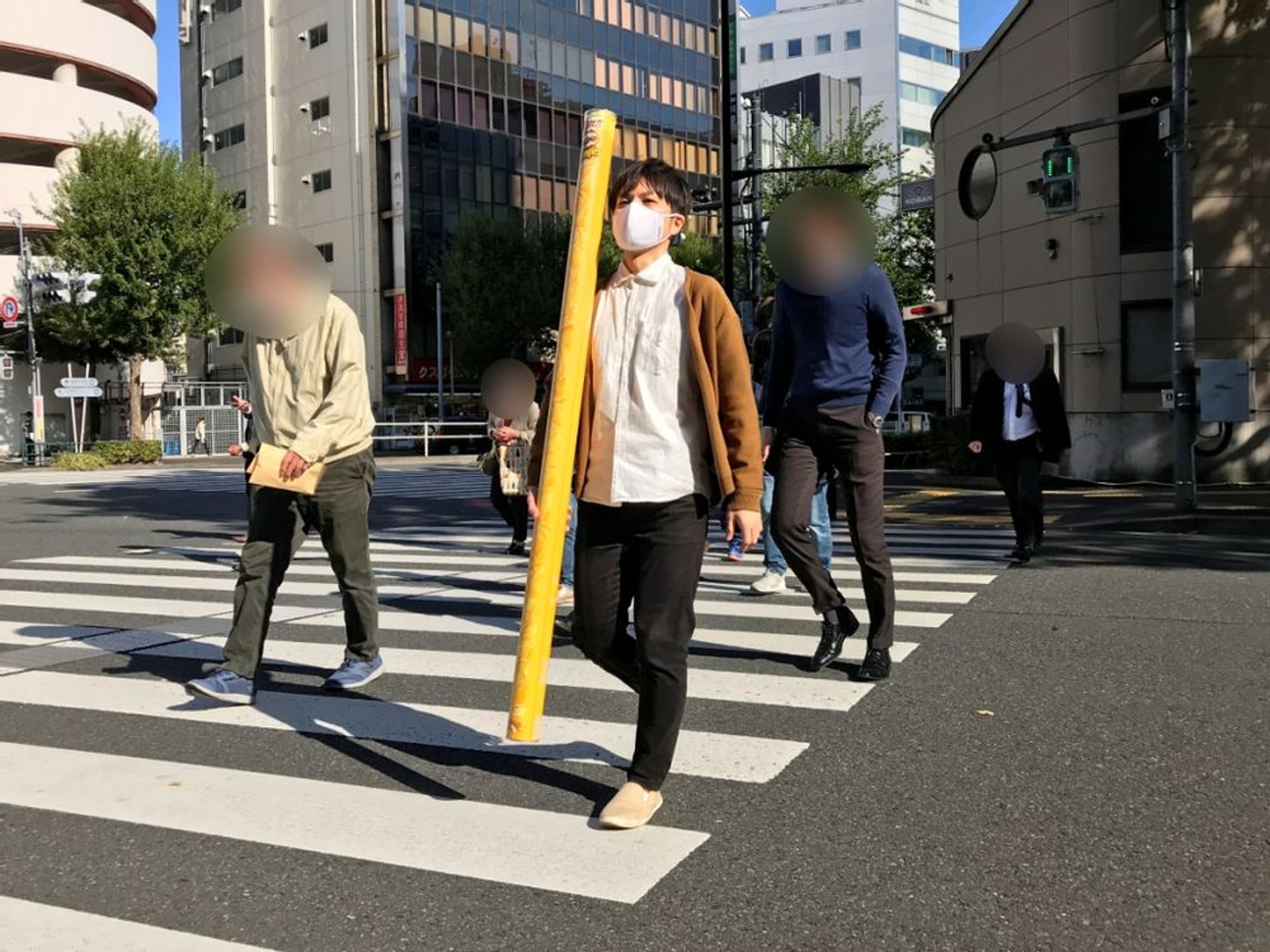 日本品客薯片(Pringles)在早前雙11推出期間限定的161厘米高經典原味筒裝薯片。(日本Pringles圖片) 日本品客薯片(Pringles)在早前雙11推出期間限定的161厘米高經典原味筒裝薯片。(日本Pringles圖片)