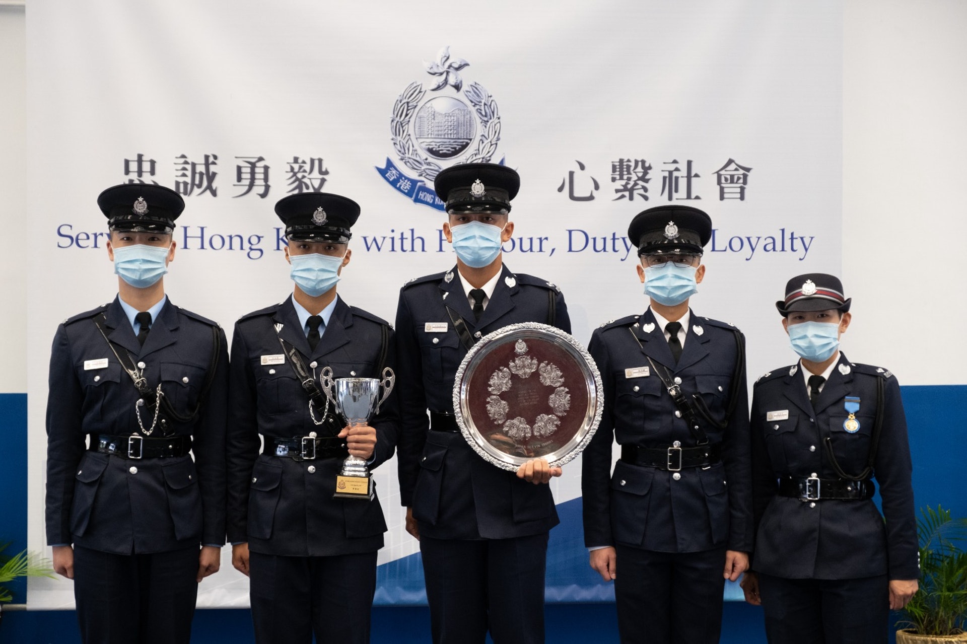 五名畢業督察和警員表示,不擔心在敏感的社會形勢下加入警隊被起底。(梁鵬威攝) 五名畢業督察和警員表示,不擔心在敏感的社會形勢下加入警隊被起底。(梁鵬威攝)