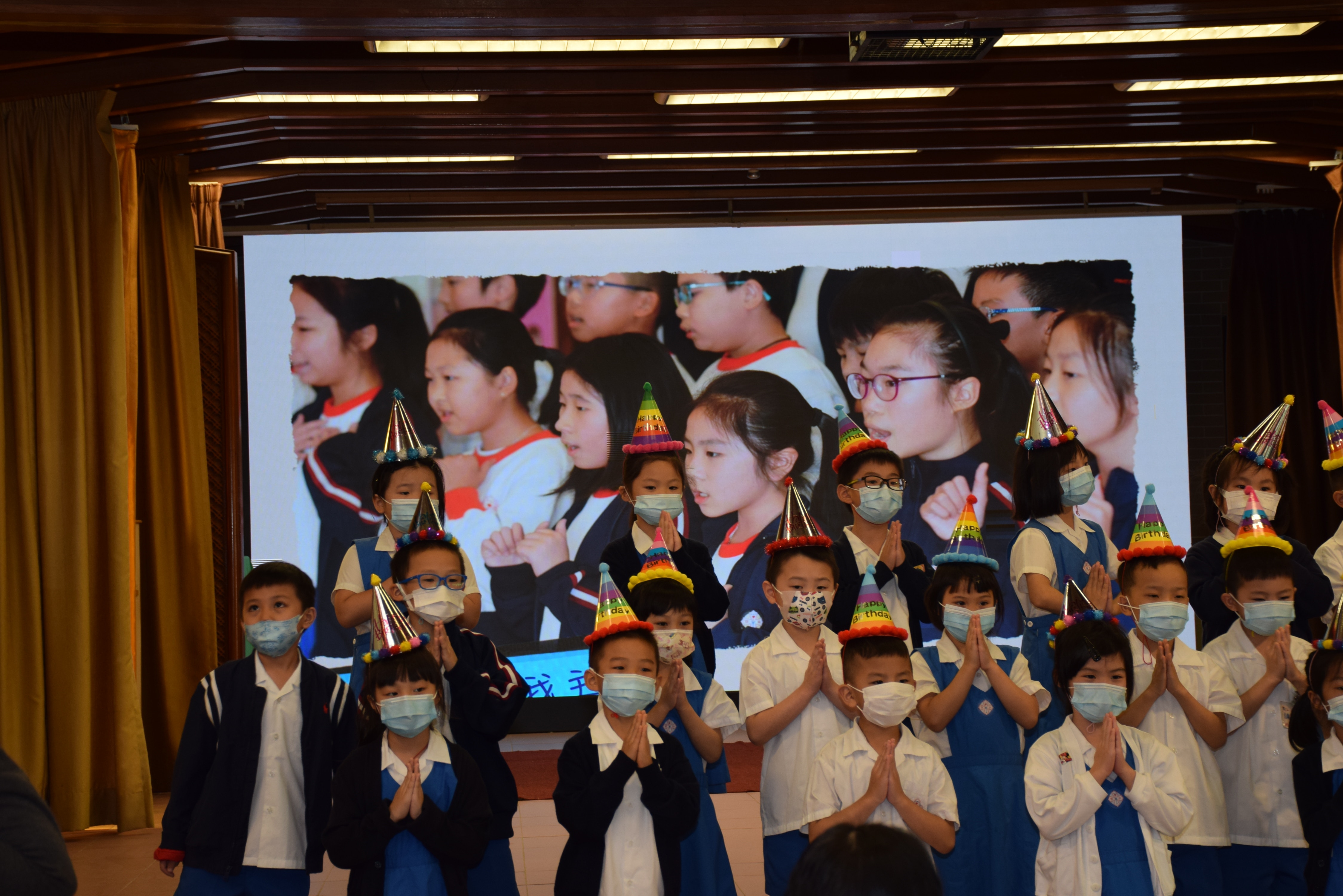 校園投稿 華富邨寶血小學 大手拖小手 香港01 社會新聞