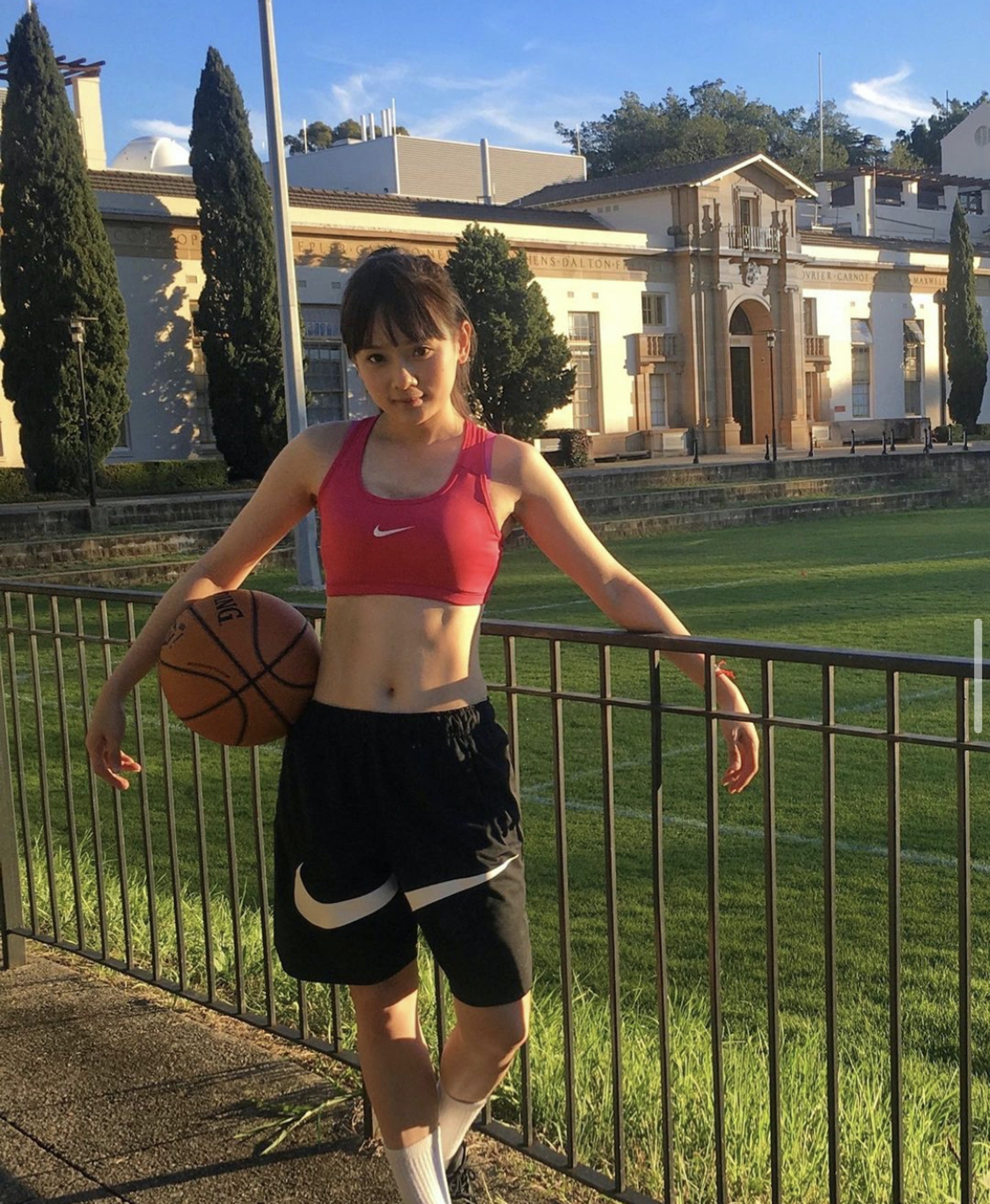 比起内衣,现在的Sports Bra更像是能单穿的运动服装。 (洗菜Insatgram) 比起内衣,现在的Sports Bra更像是能单穿的运动服装。 (洗菜Insatgram)