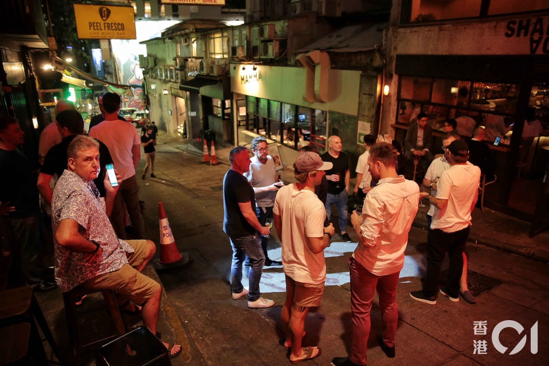 消息指,政府將宣布關閉酒吧、夜總會及卡啦OK。(資料圖片/李澤彤攝) 消息指,政府將宣布關閉酒吧、夜總會及卡啦OK。(資料圖片/李澤彤攝)