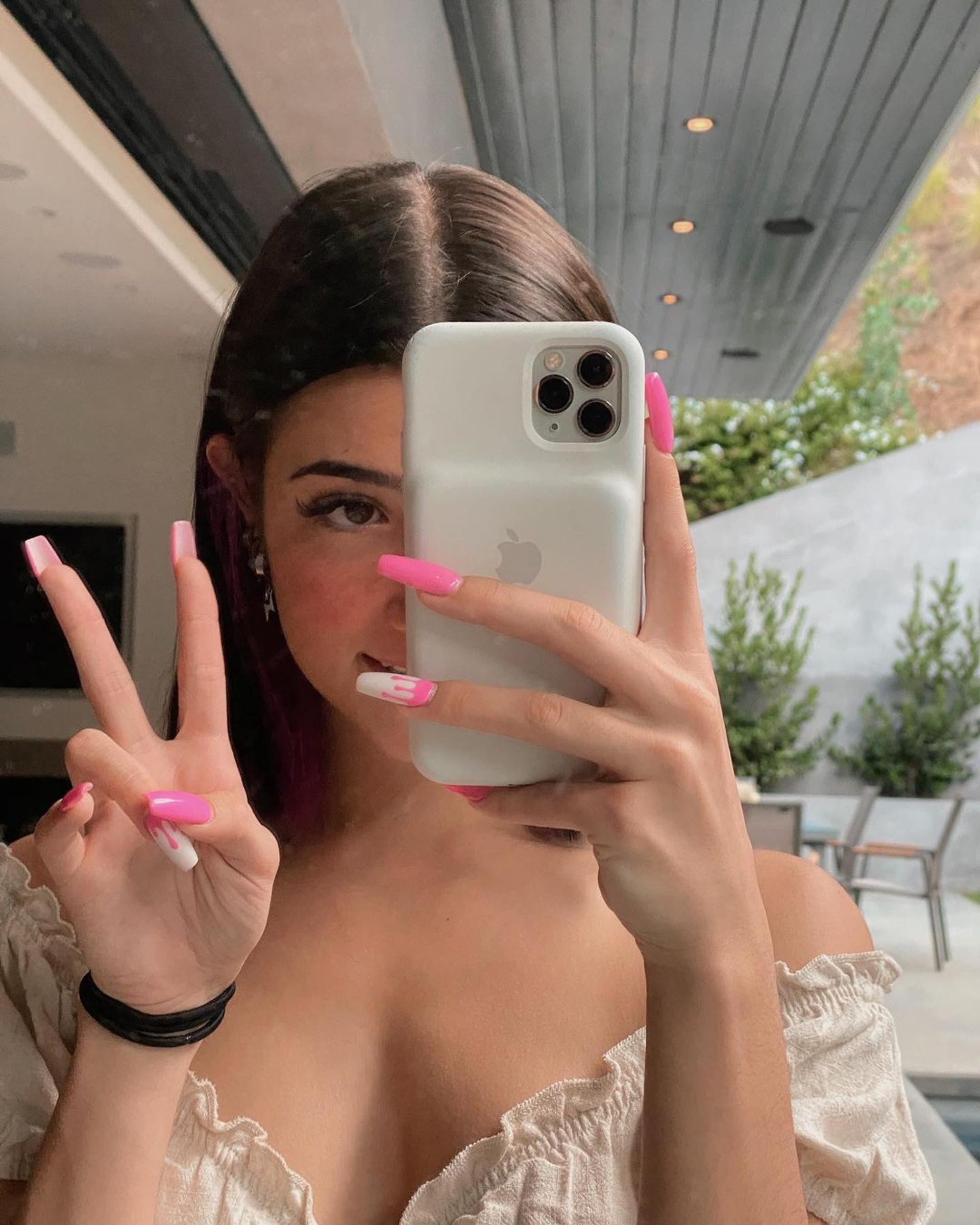 (IG@charlidamelio) (IG@charlidamelio)