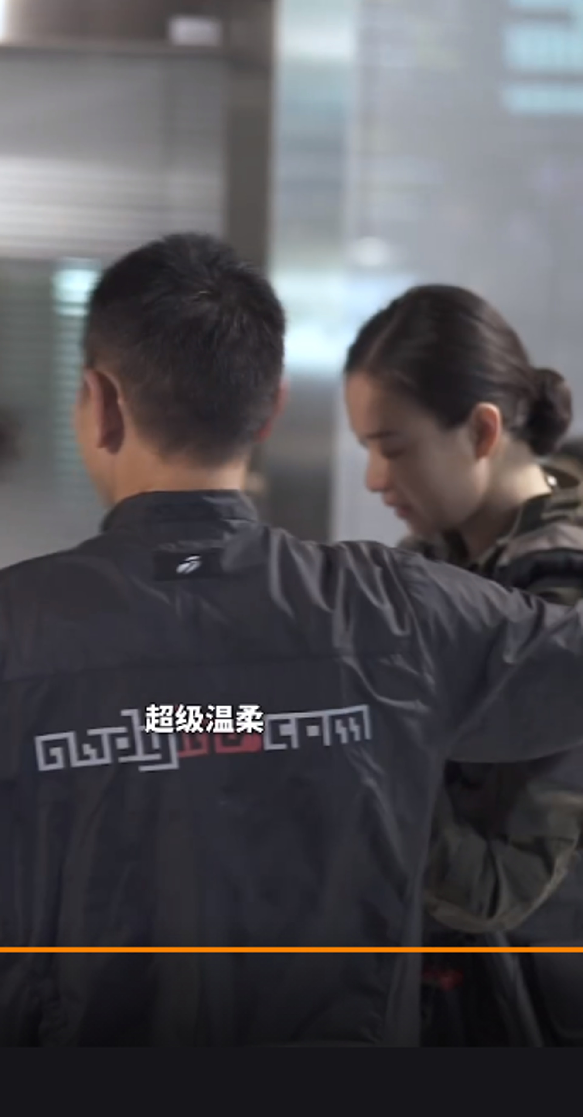 (微博@《拆彈專家2》拍攝花絮截圖)