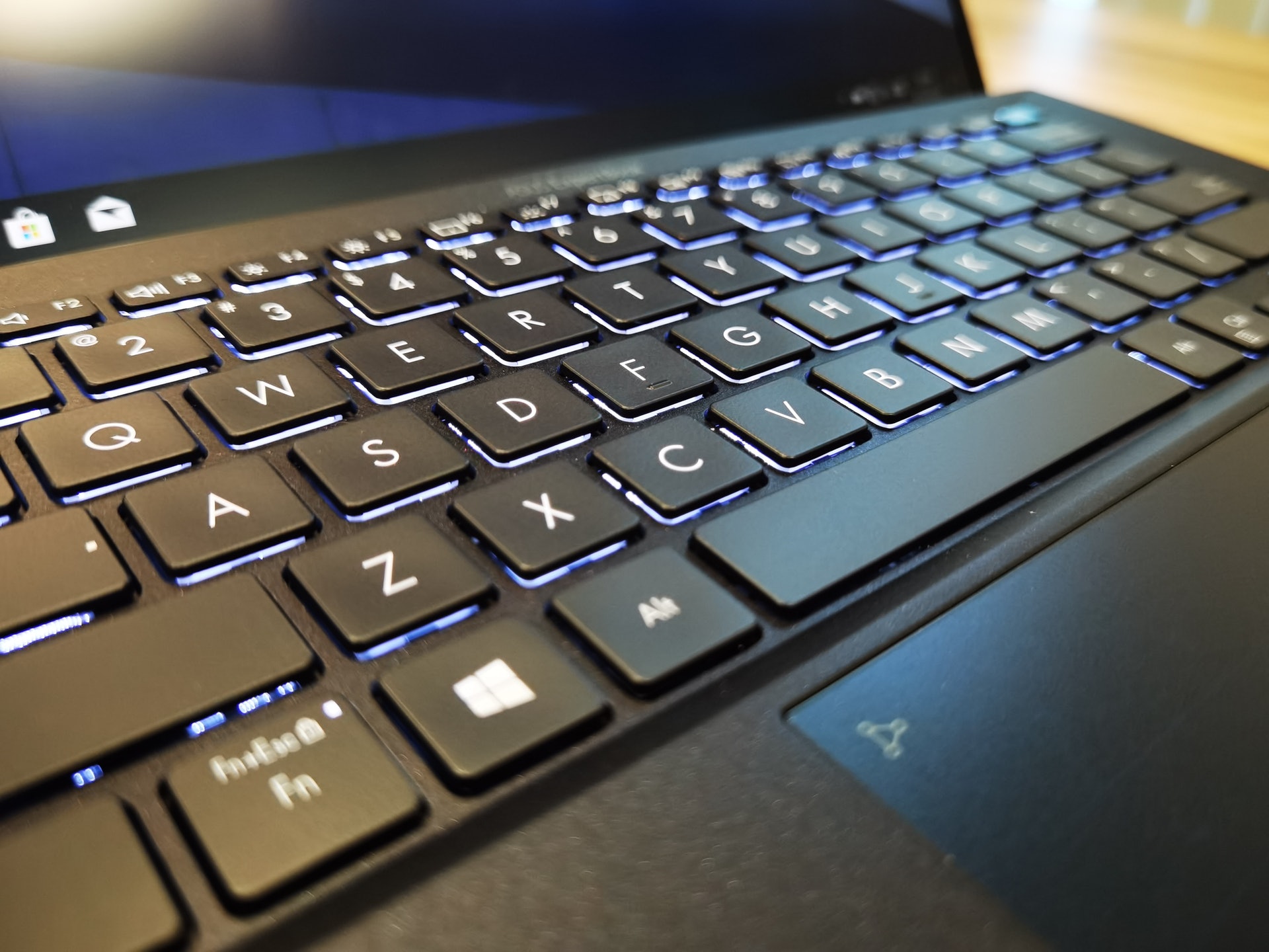 Windows 10 個整理視窗快捷鍵善用 虛擬桌面 變多幾部電腦 Windows 10 個整理視窗快捷鍵善用 虛擬桌面 變多幾部電腦