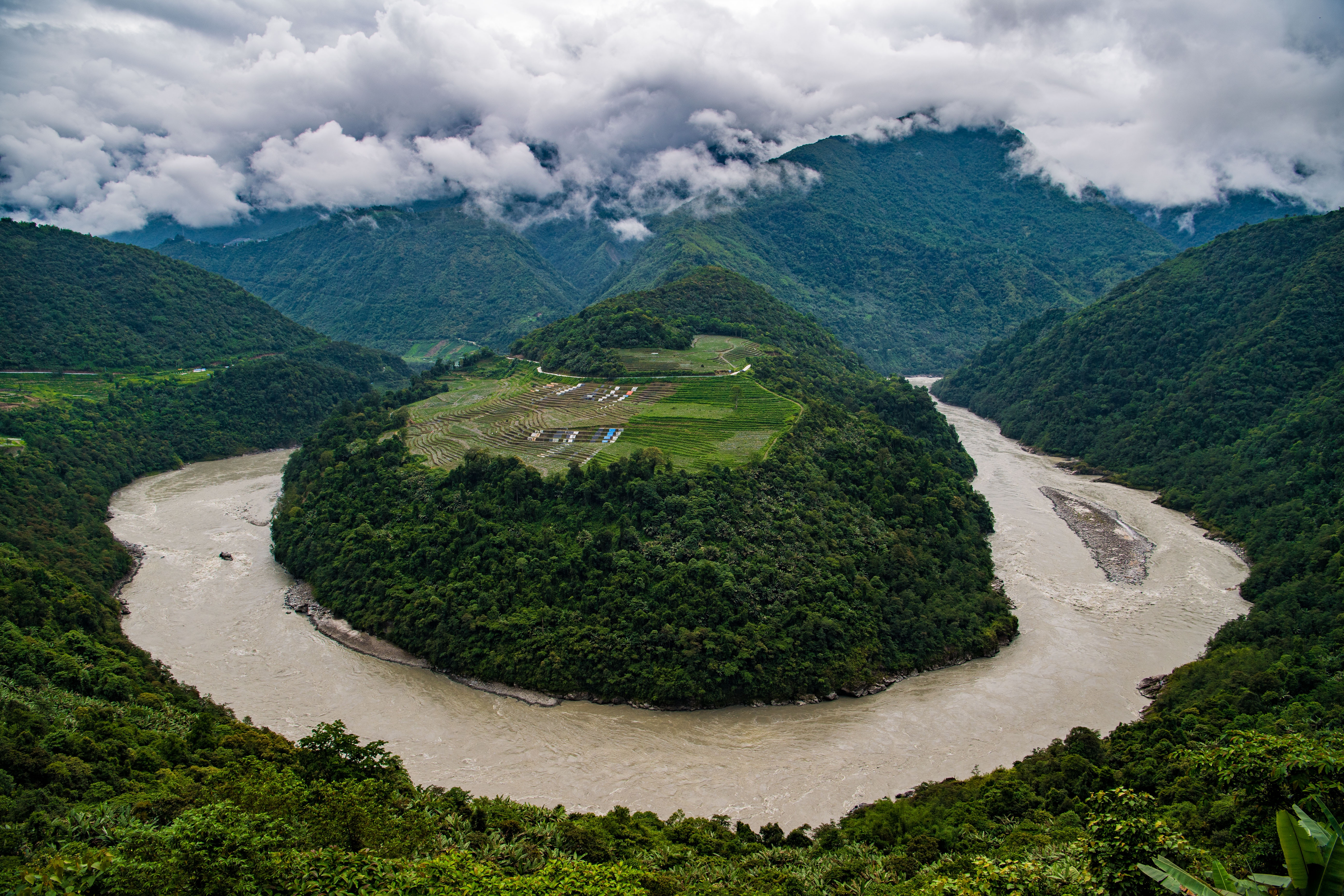 內地擬在雅魯藏布江下游開發水電站　規模相當於3個三峽電站