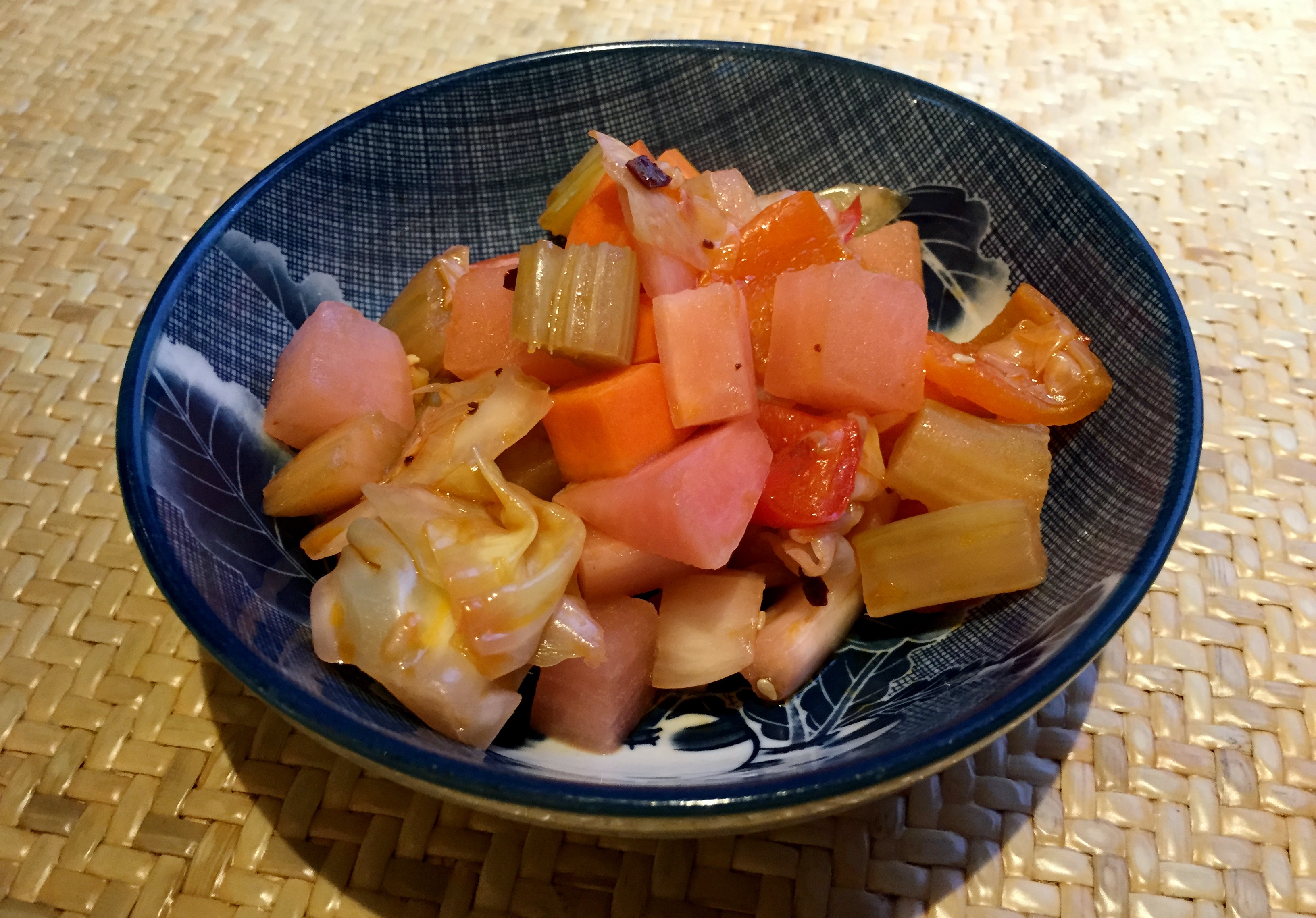 圖為名為N509FZ的網民上載的照片，相中的食物是在北京供應的四川泡菜。